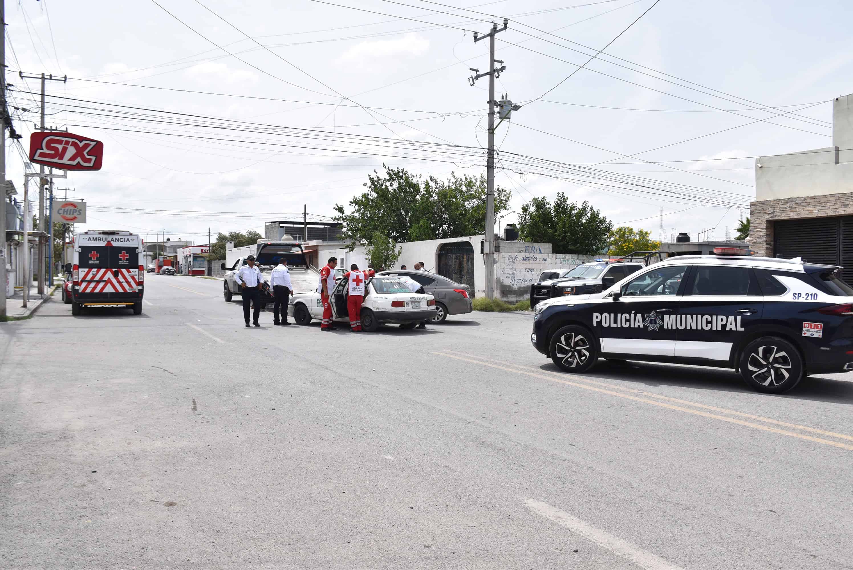 Pasajera herida tras choque de taxi en Monclova