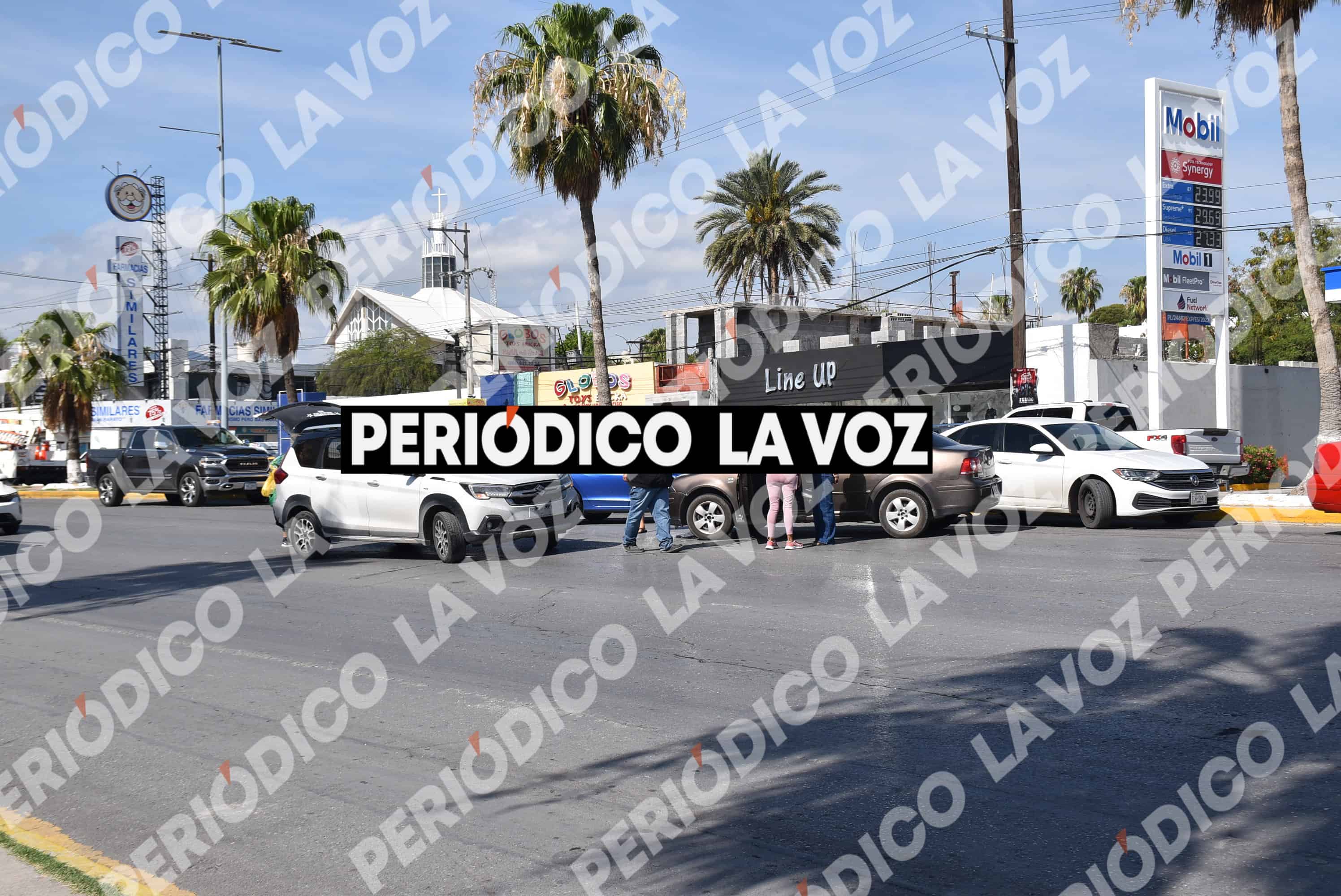 Accidente en Monclova: choque entre veh&iacute;culos en bulevar Harold R. Pape