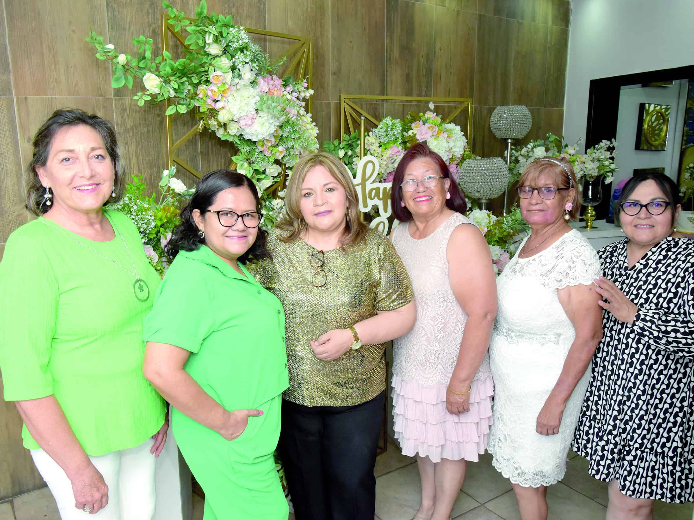 Nora Franco celebra su cumplea&ntilde;os n&uacute;mero 62 rodeada de amigos y familiares