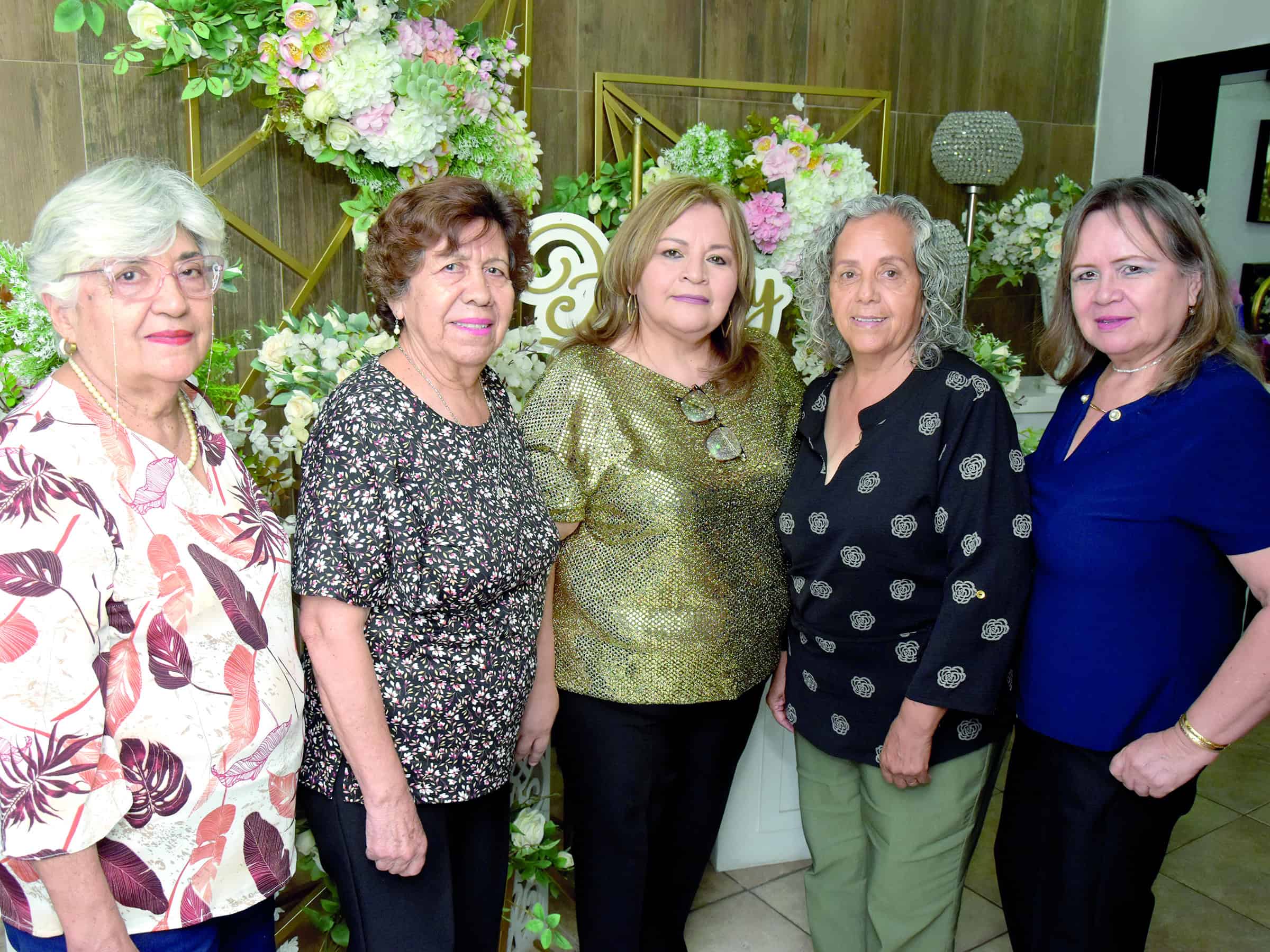 Nora Franco celebra su cumplea&ntilde;os n&uacute;mero 62 rodeada de amigos y familiares
