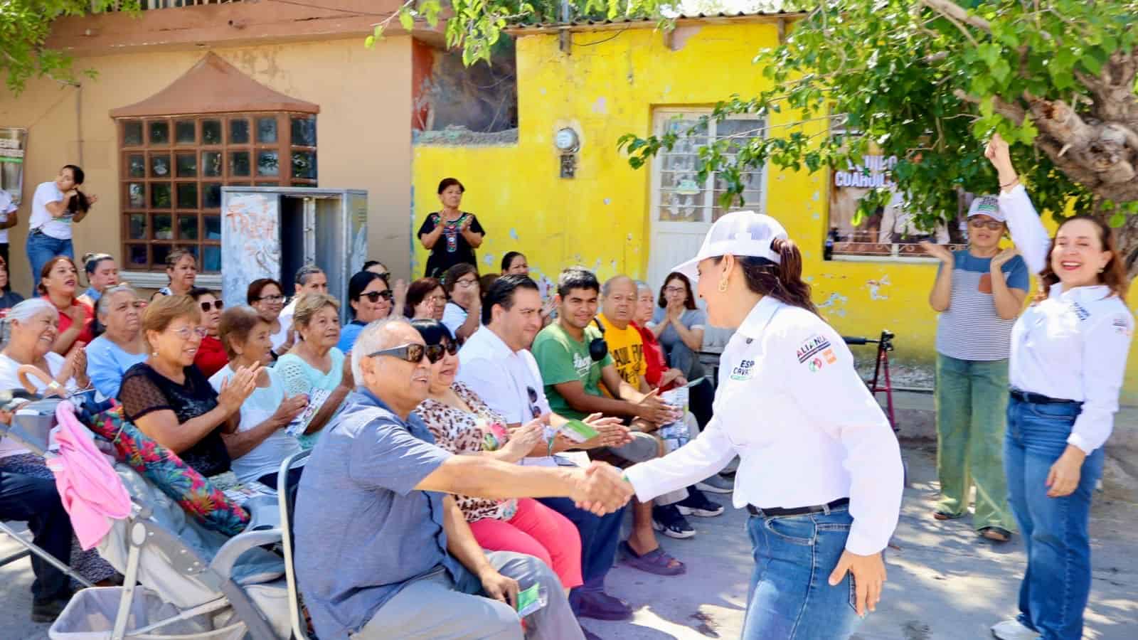 Esra Cavazos se prepara para representar a Monclova en el Congreso