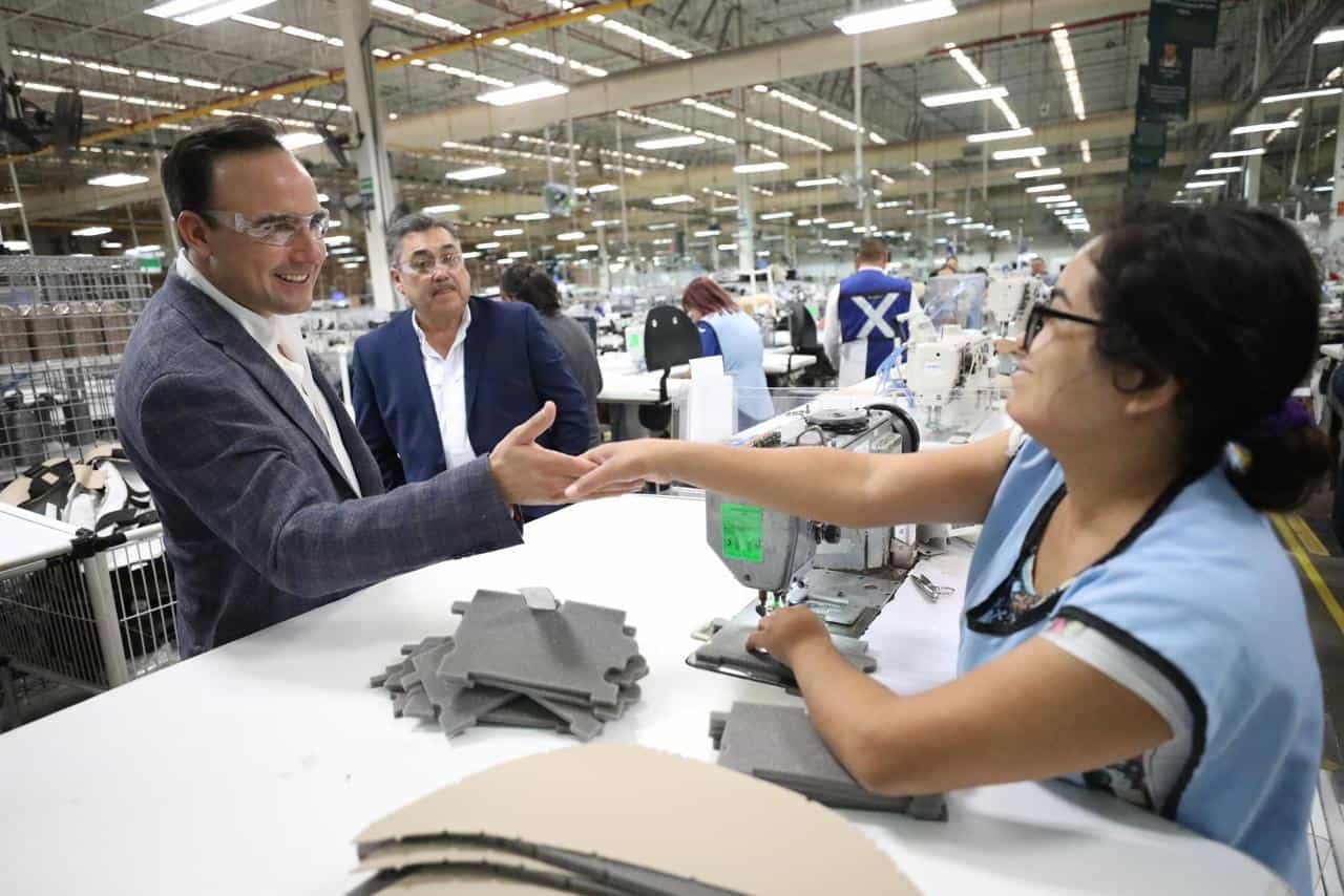 Manolo Jim&eacute;nez promueve inversiones y reactivaci&oacute;n de AHMSA en Coahuila