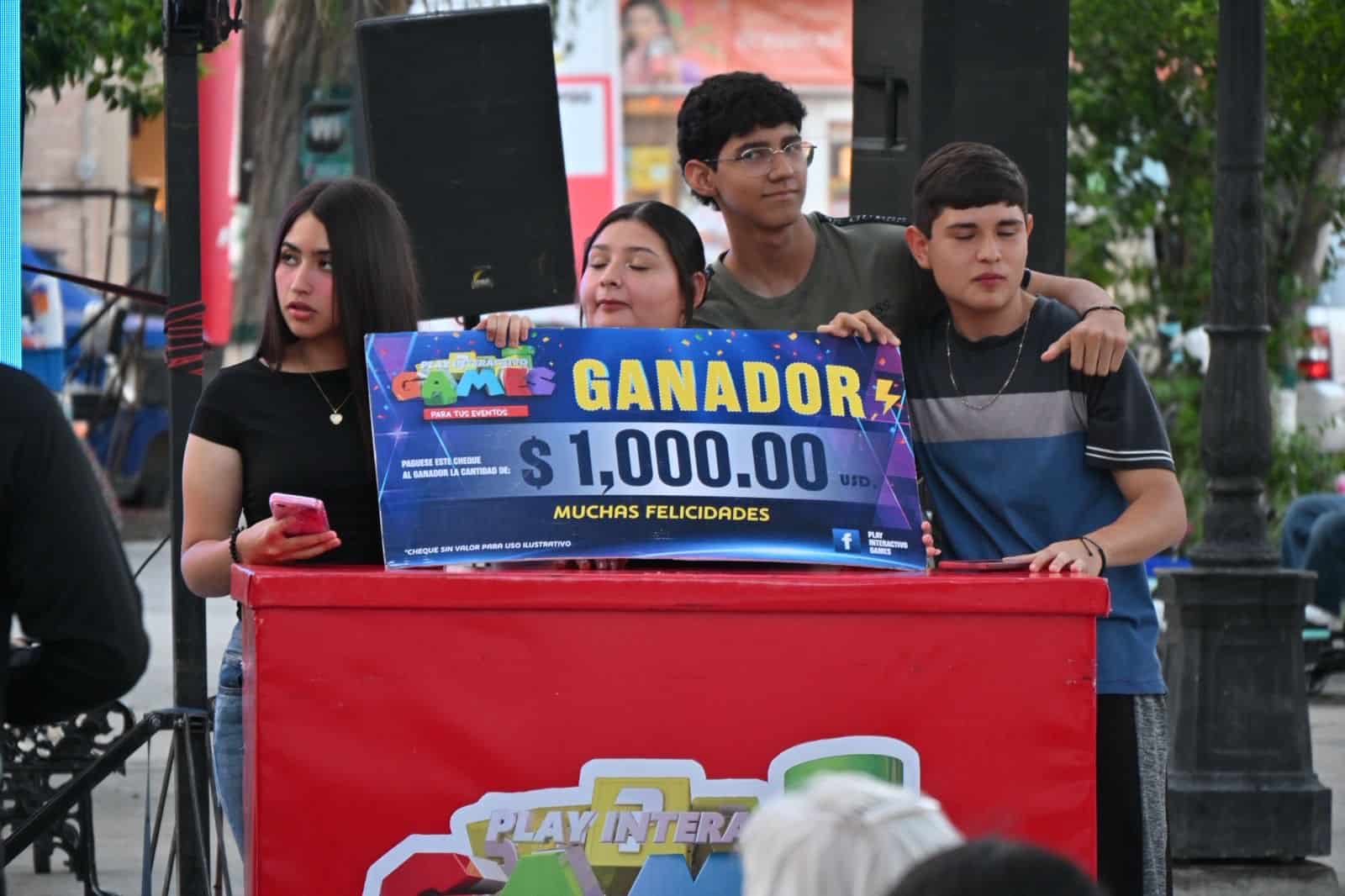 Estudiantes disfrutan de din&aacute;micas en el Domingo de Plaza en San Buenaventura