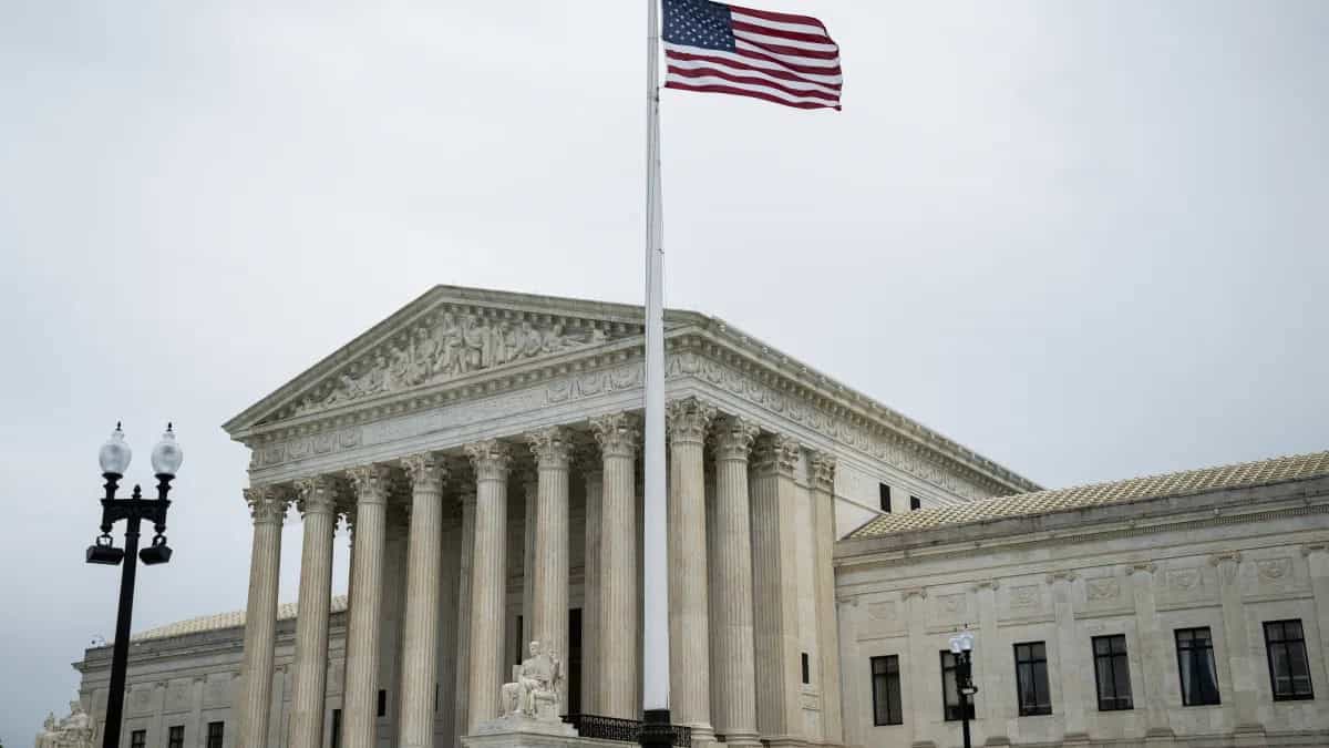 Florida pierde batalla legal sobre licencias de conducir a indocumentados