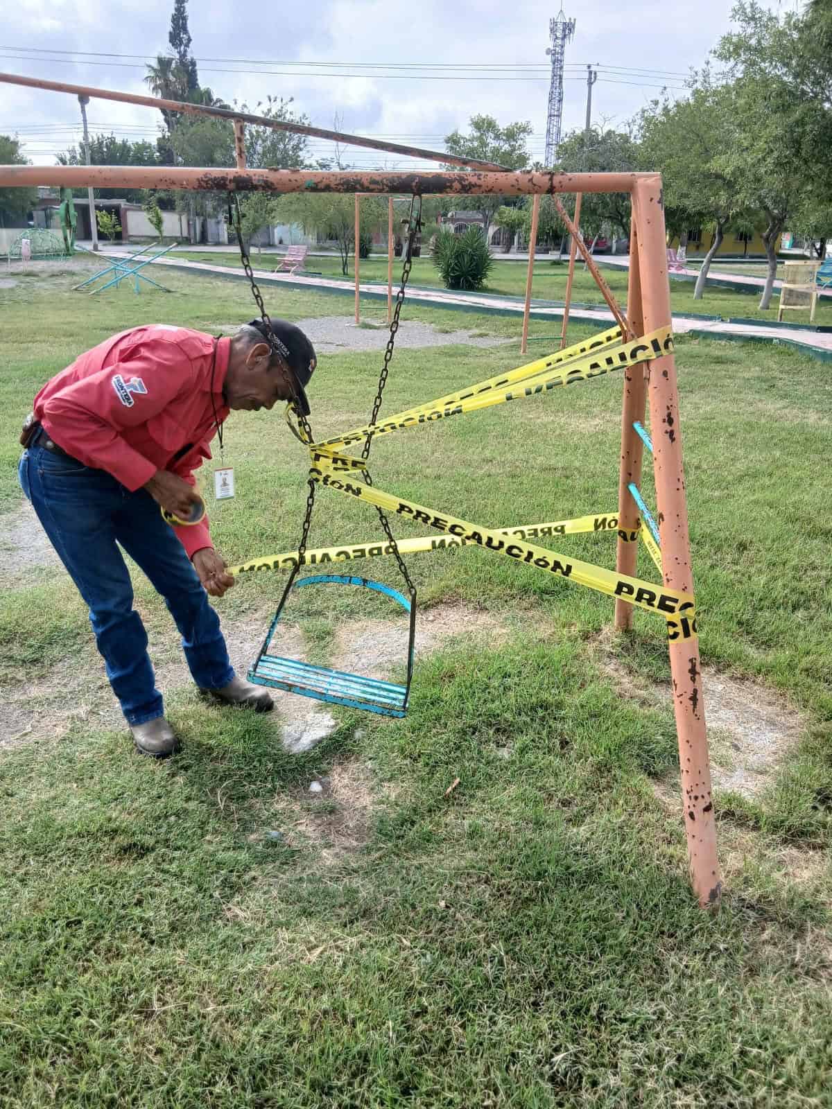 Protecci&oacute;n Civil Frontera inspecciona juegos infantiles tras accidente en Monclova