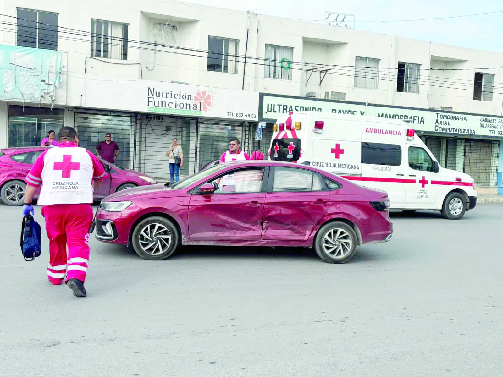 Accidente automovil&iacute;stico deja tres lesionadas en Monclova