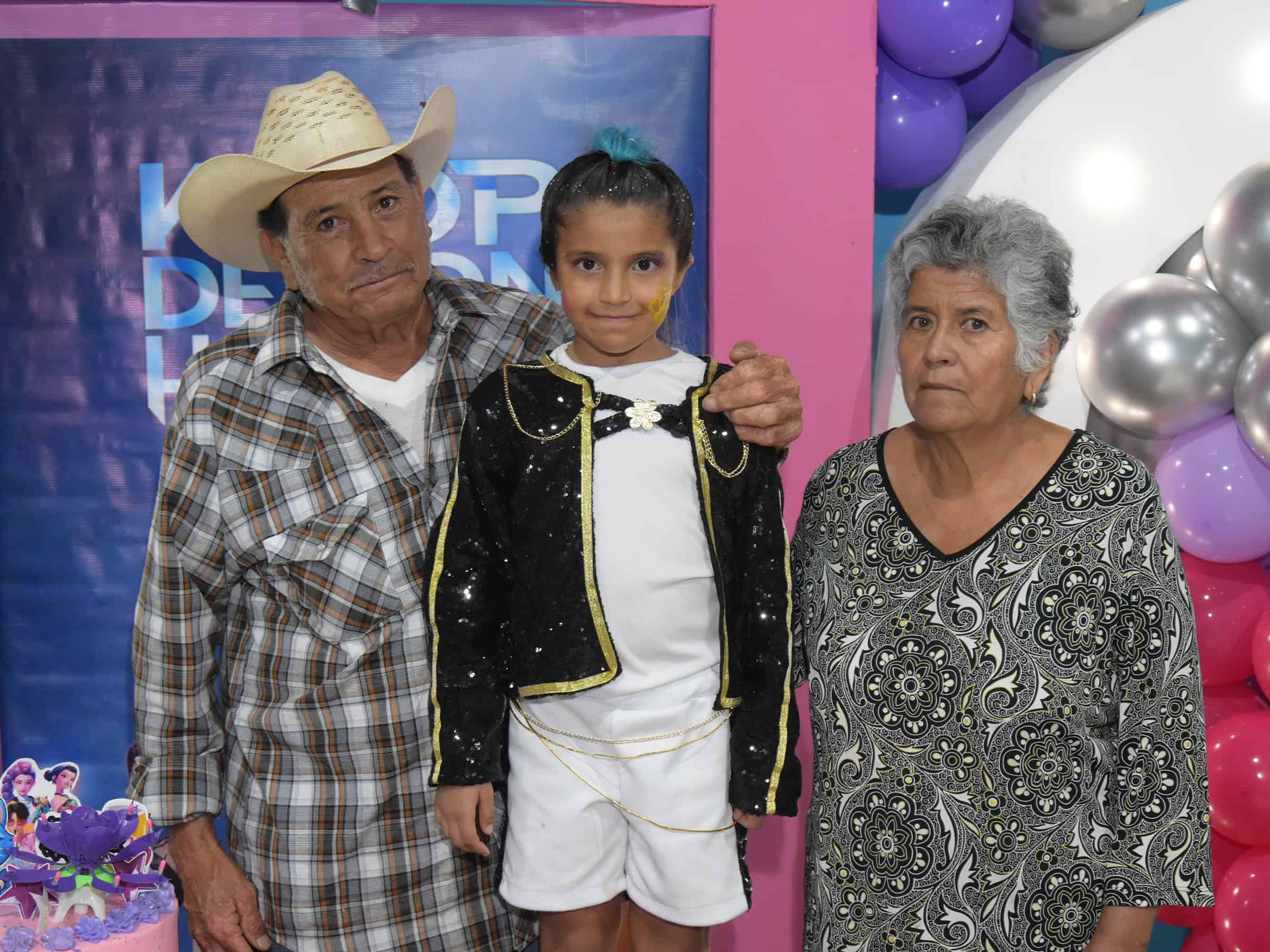 Karla Luc&iacute;a Pi&ntilde;a celebra su cumplea&ntilde;os en Monclova con tem&aacute;tica K-pop