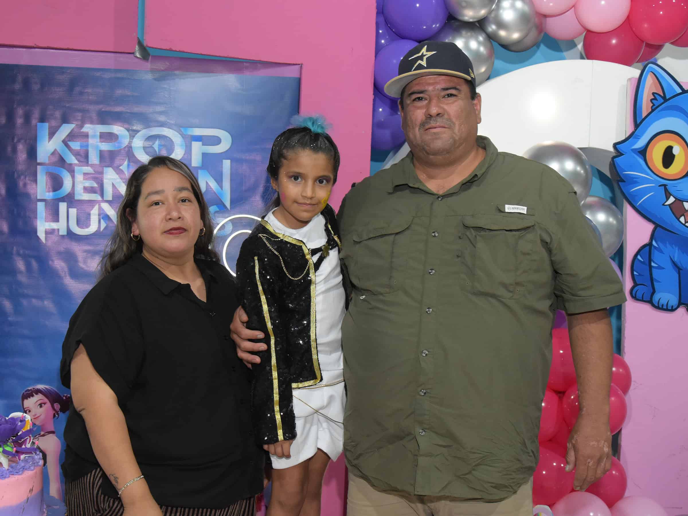 Karla Luc&iacute;a Pi&ntilde;a celebra su cumplea&ntilde;os en Monclova con tem&aacute;tica K-pop