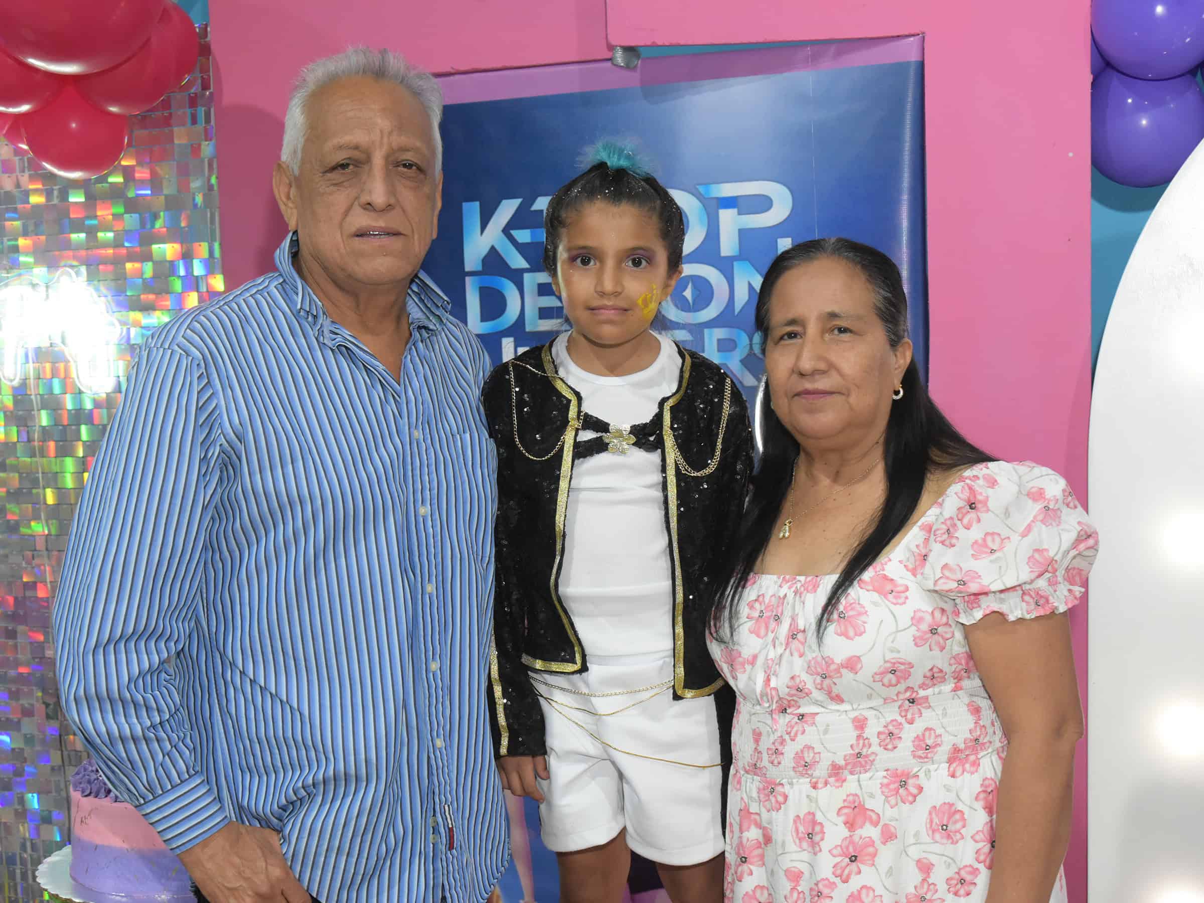 Karla Luc&iacute;a Pi&ntilde;a celebra su cumplea&ntilde;os en Monclova con tem&aacute;tica K-pop