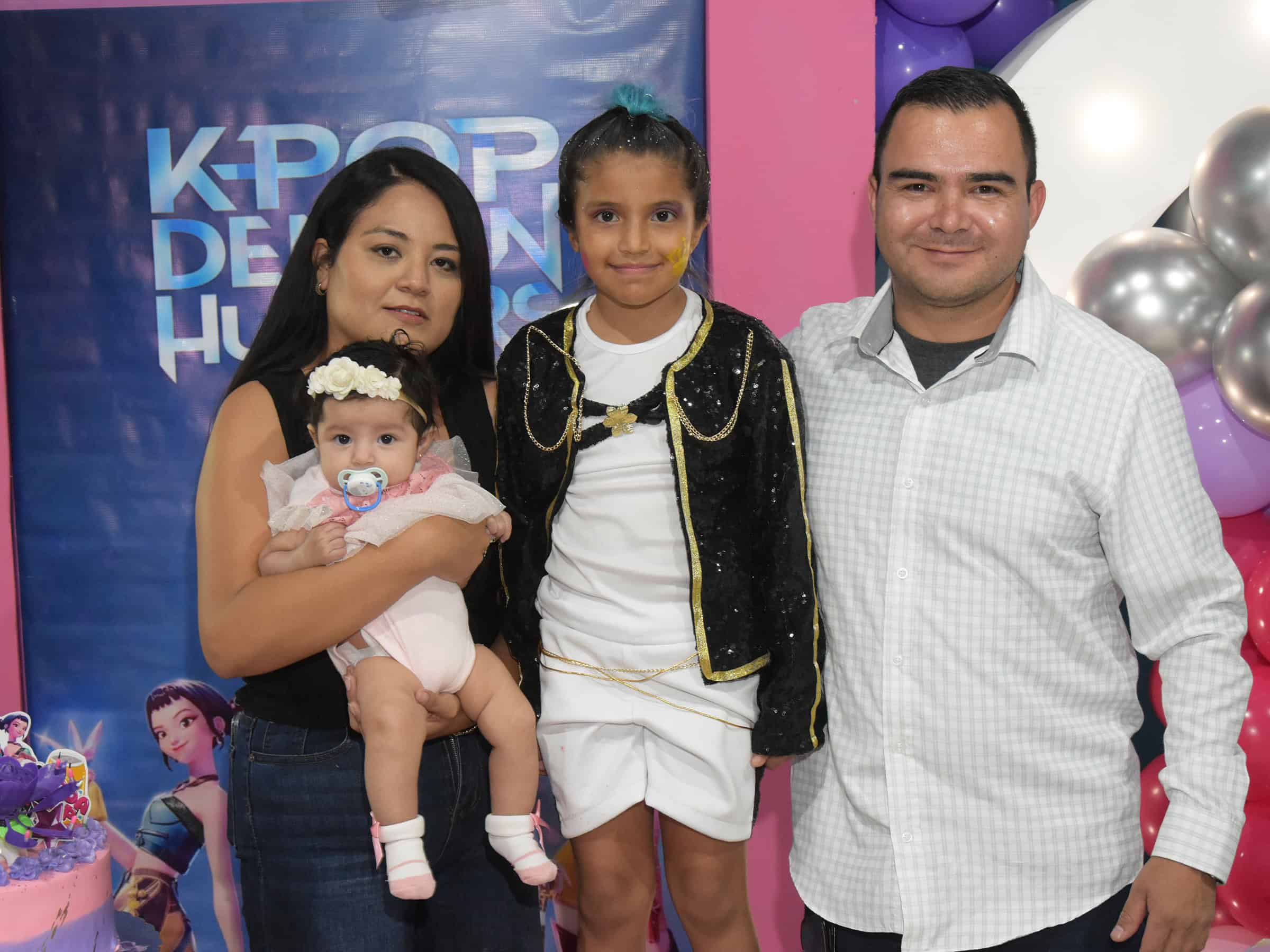 Karla Luc&iacute;a Pi&ntilde;a celebra su cumplea&ntilde;os en Monclova con tem&aacute;tica K-pop