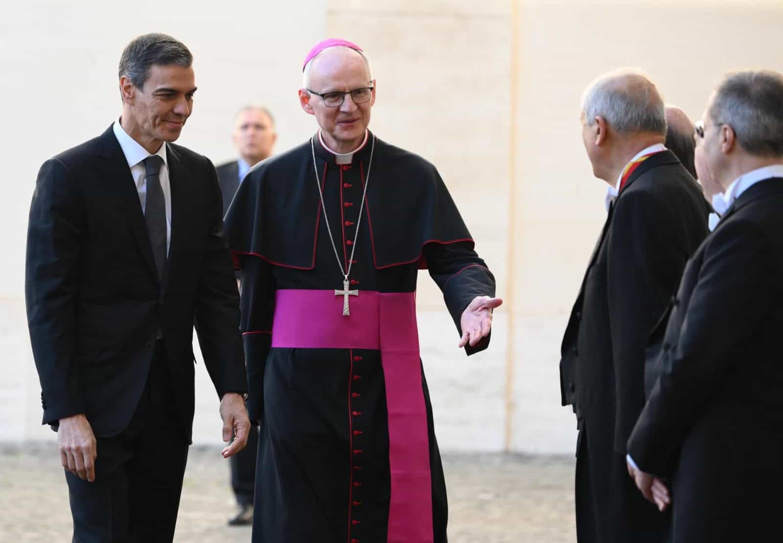 Pedro S&aacute;nchez se re&uacute;ne con el papa Le&oacute;n XIV en el Vaticano: di&aacute;logo sobre paz