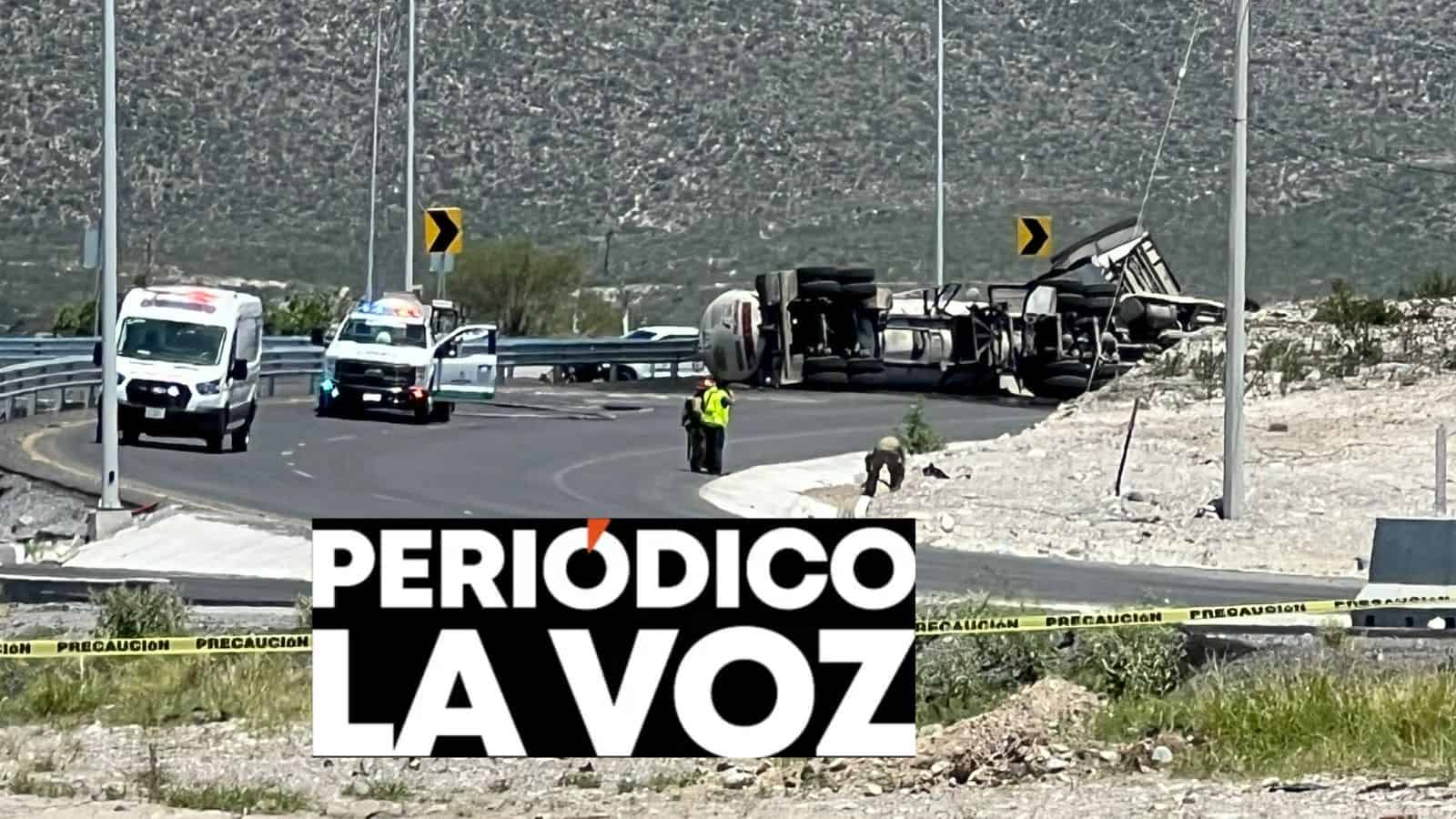 Aparatosa volcadura Paraliza libramiento Salinas