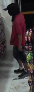 Delincuente con cuchillo asalta negocio en Monclova