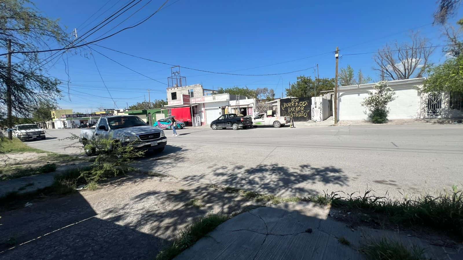 Accidente de tr&aacute;iler causa caos vial en Monclova: da&ntilde;os materiales