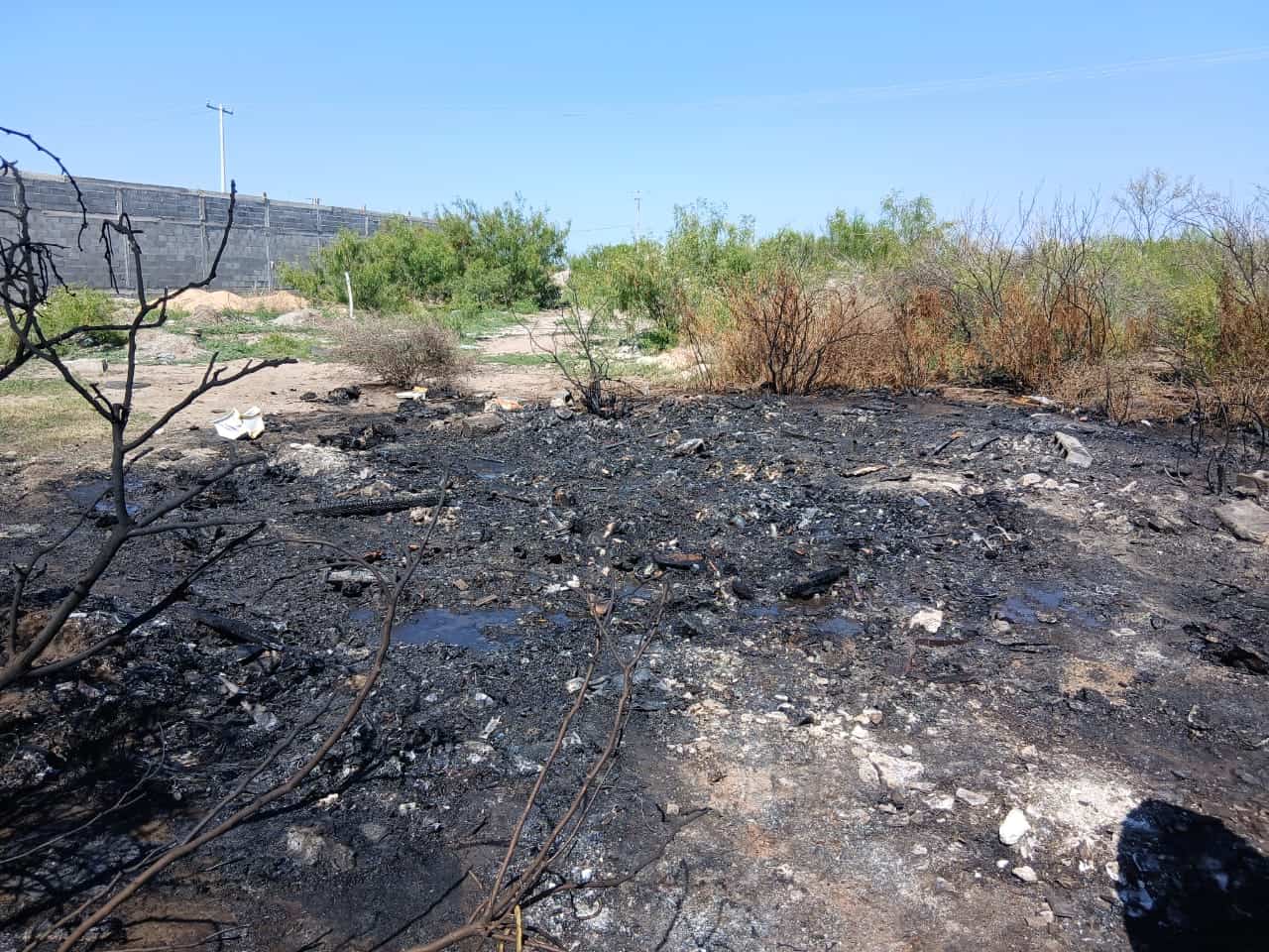 Incendio en pastizal moviliza a Bomberos en Monclova y Frontera