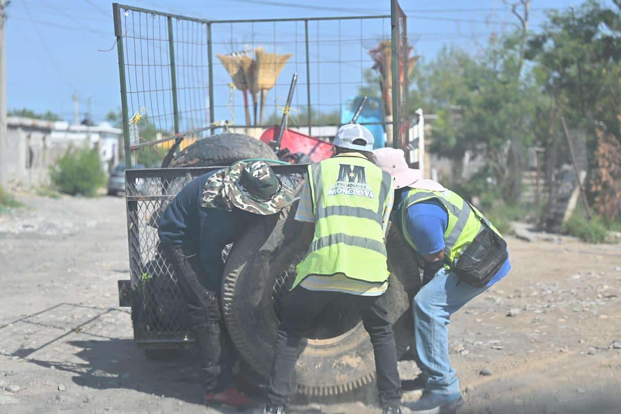 Monclova: Ayuntamiento realiza descacharrizaci&oacute;n para prevenir dengue