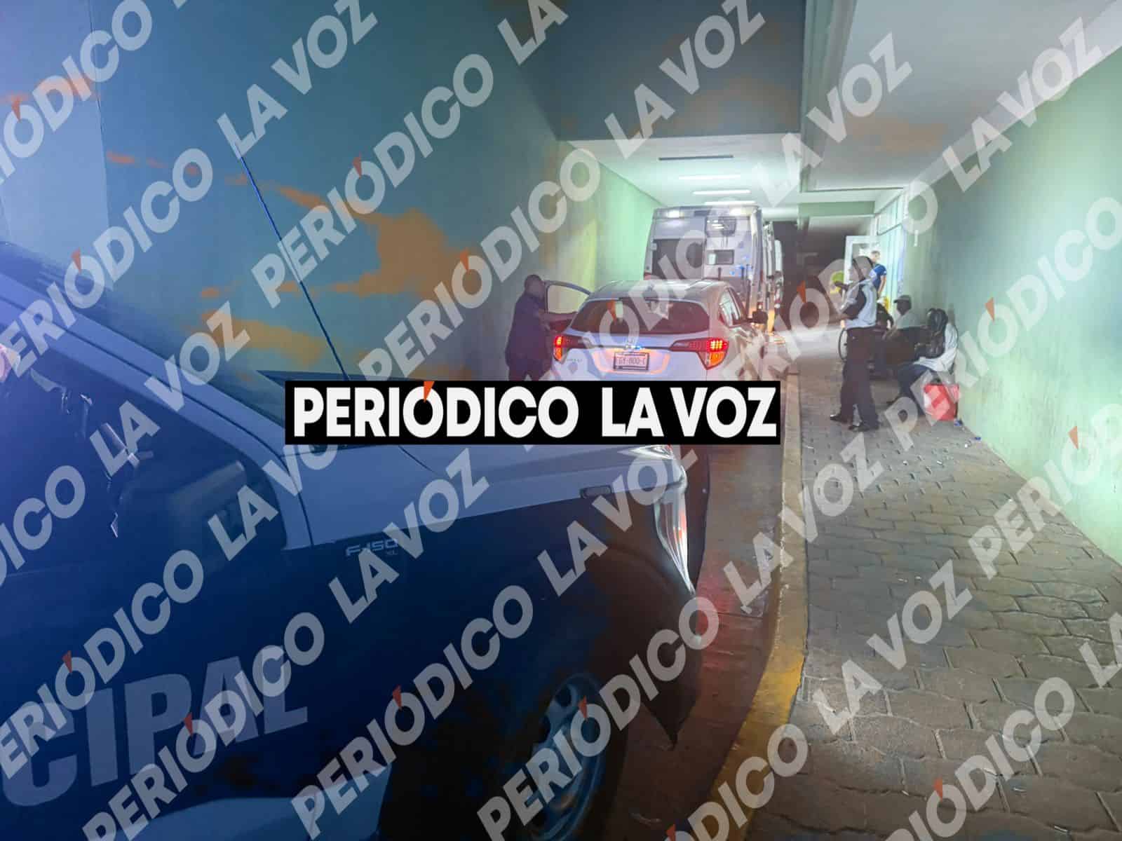 Hombre es trasladado de emergencia a Cl&iacute;nica 7 en Monclova