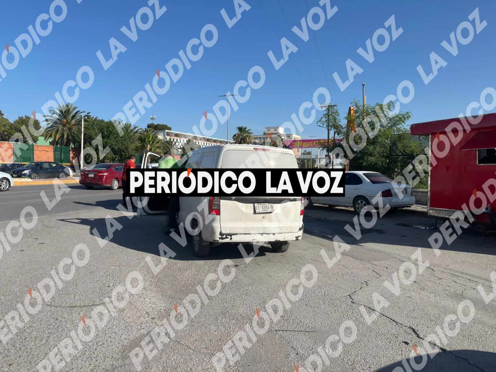 Accidente en Ocampo causa congesti&oacute;n vial en Monclova durante hora escolar