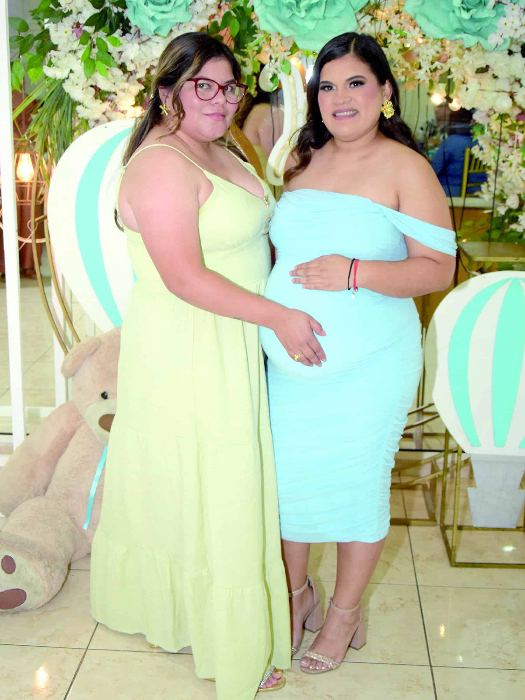 San Juanita Luna celebra su baby shower en Coahuila