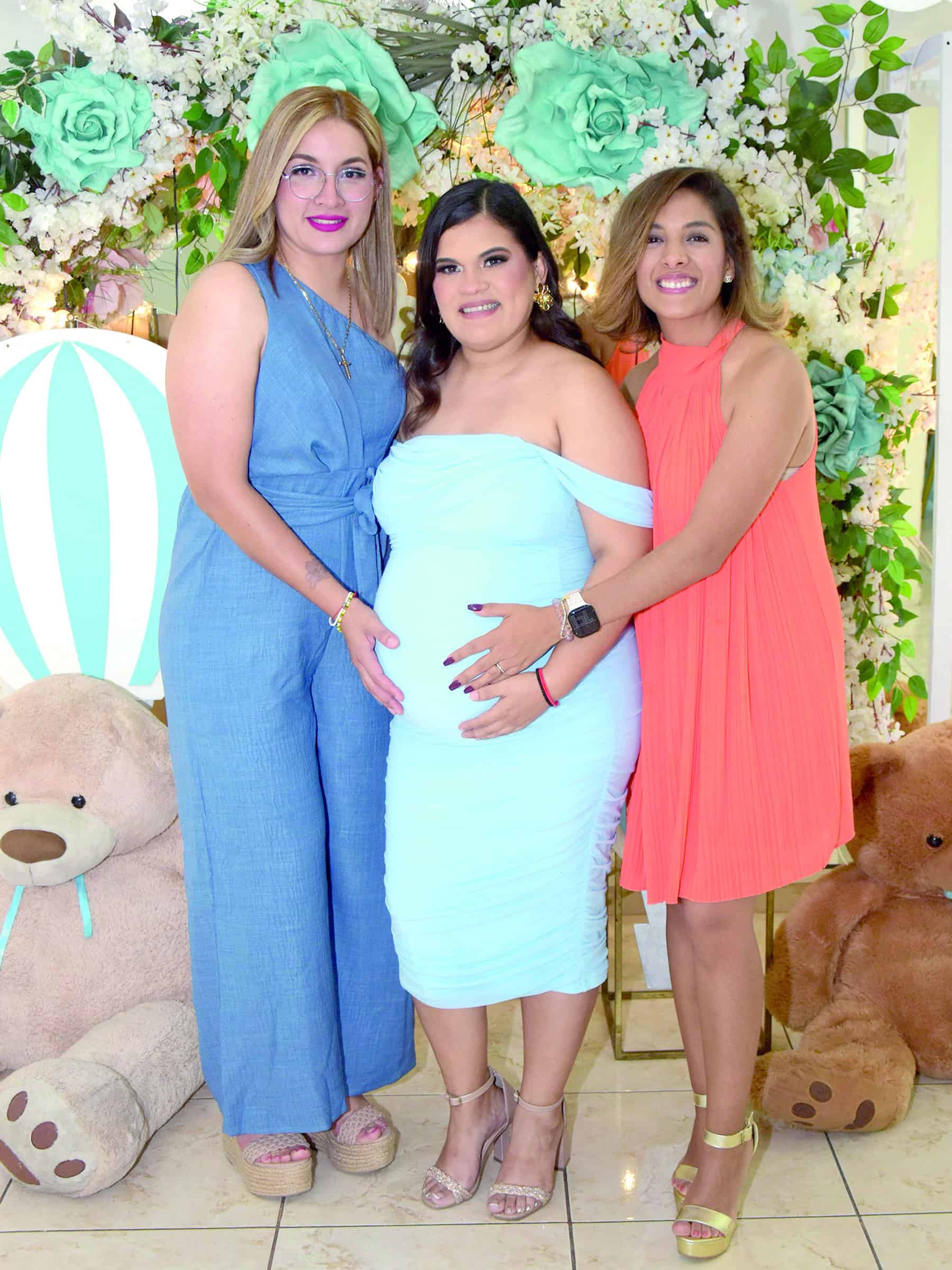 San Juanita Luna celebra su baby shower en Coahuila