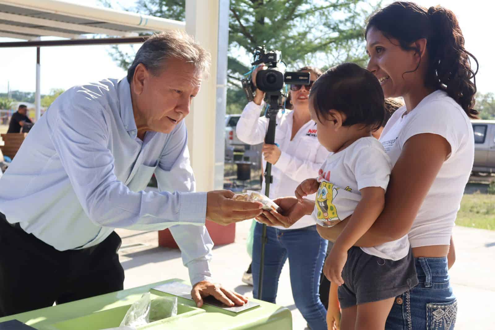 Refuerza &Oacute;scar R&iacute;os Ram&iacute;rez cercan&iacute;a con ejidos de San Juan de Sabinas