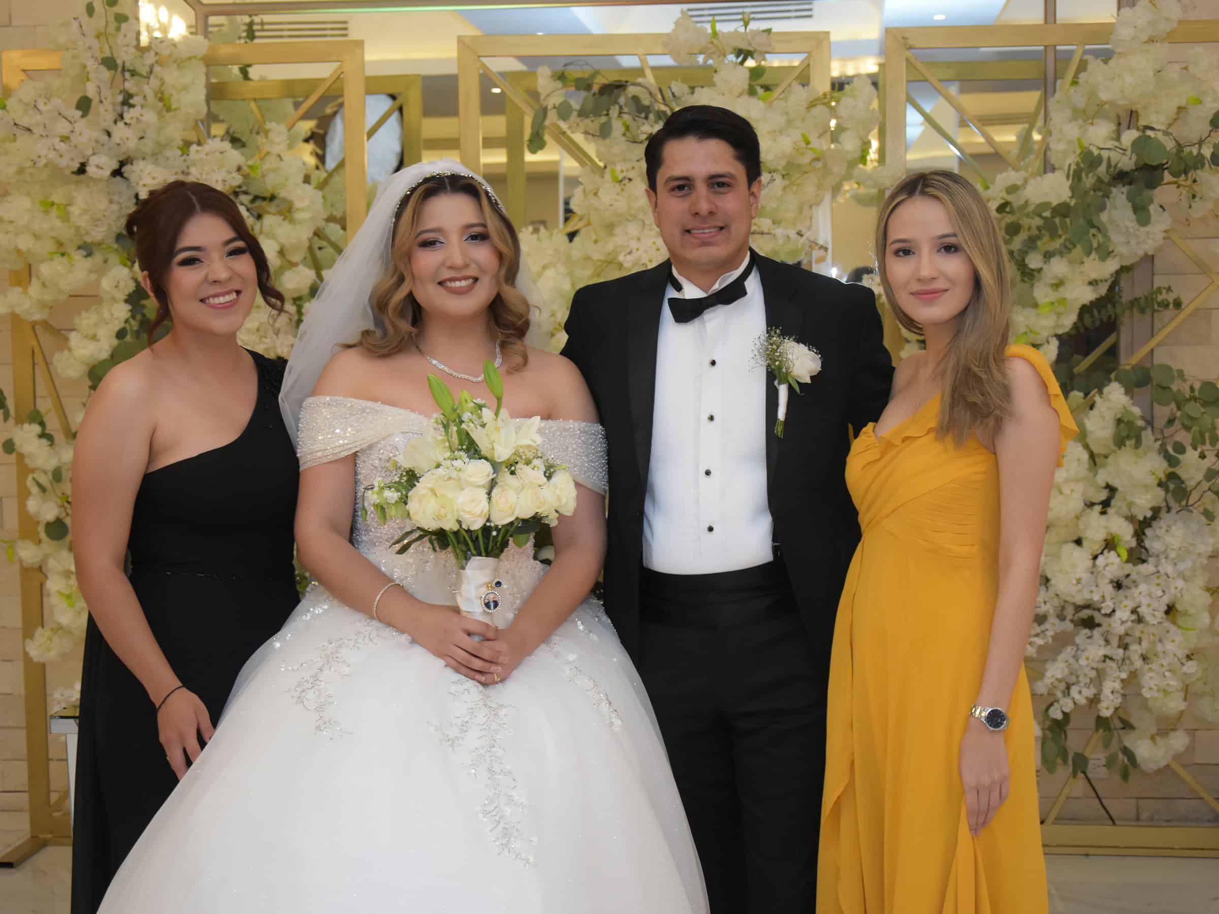 Nancy Contreras y Carlos Soto celebran su matrimonio en ceremonia elegante