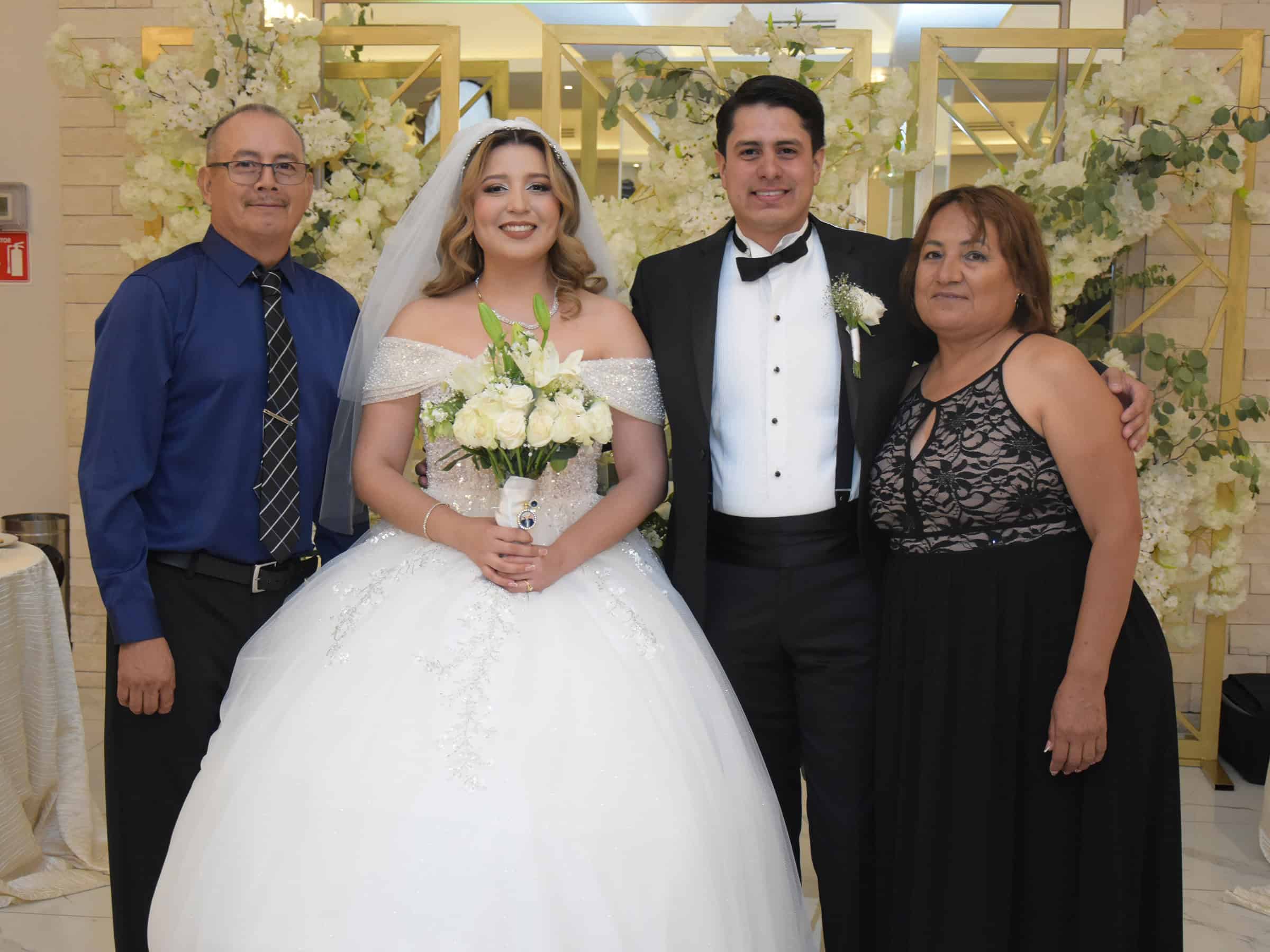 Nancy Contreras y Carlos Soto celebran su matrimonio en ceremonia elegante