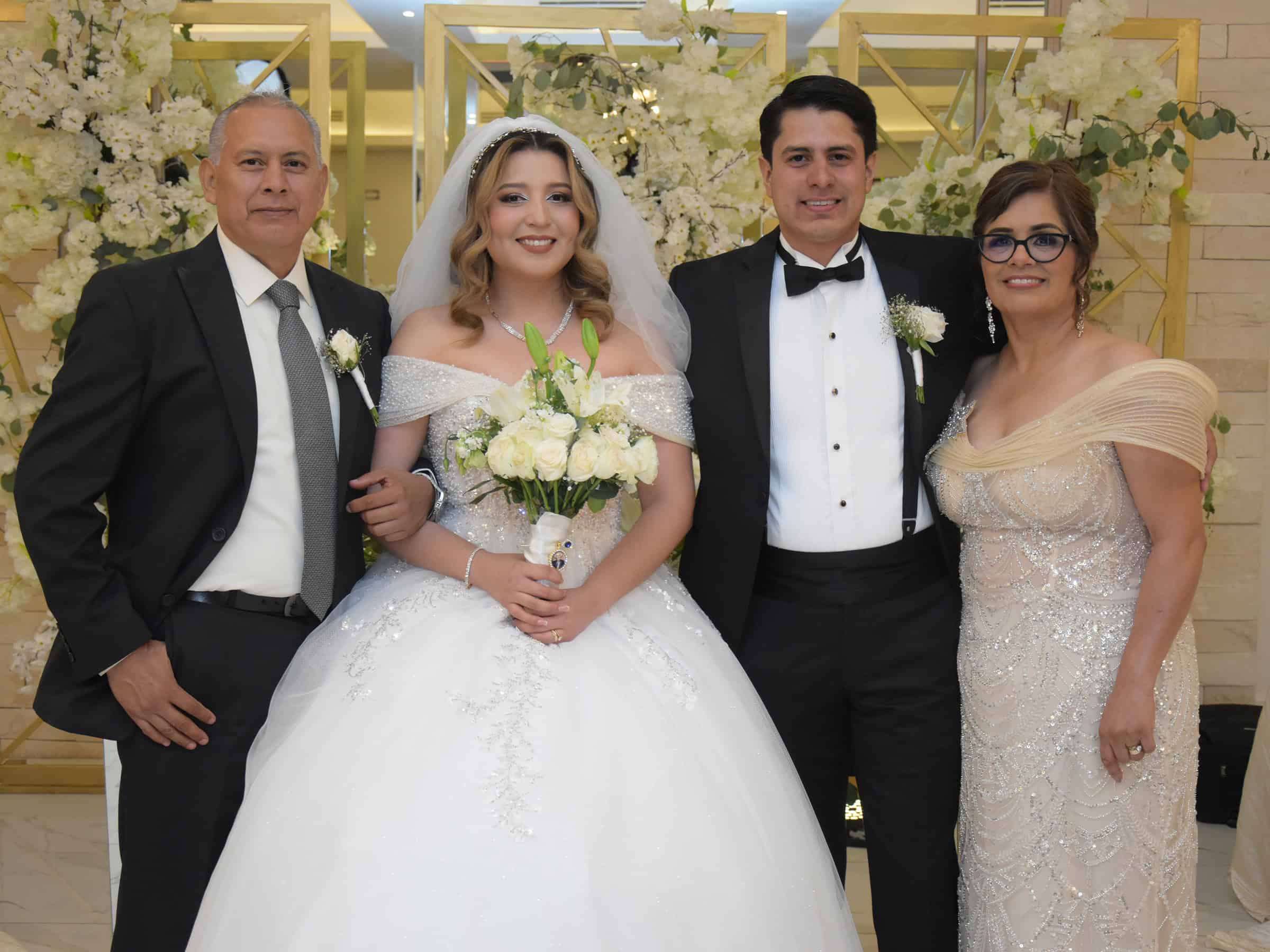 Nancy Contreras y Carlos Soto celebran su matrimonio en ceremonia elegante