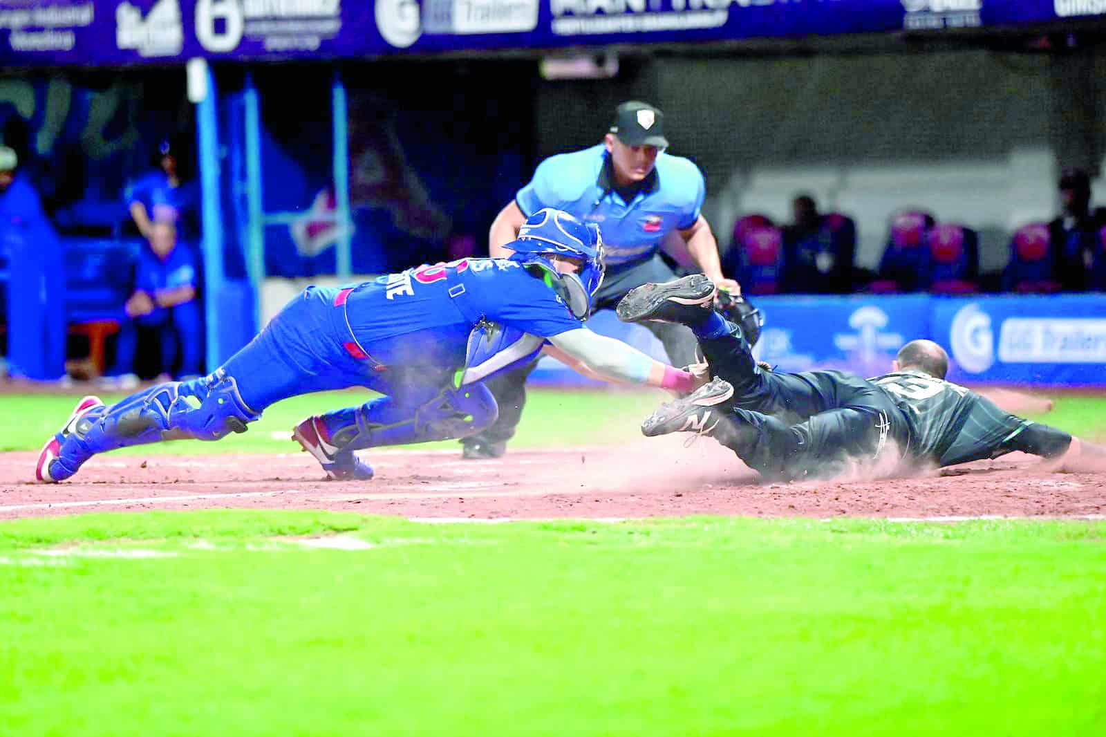Saraperos de Saltillo se lleva el Cl&aacute;sico Coahuilense ante Acereros