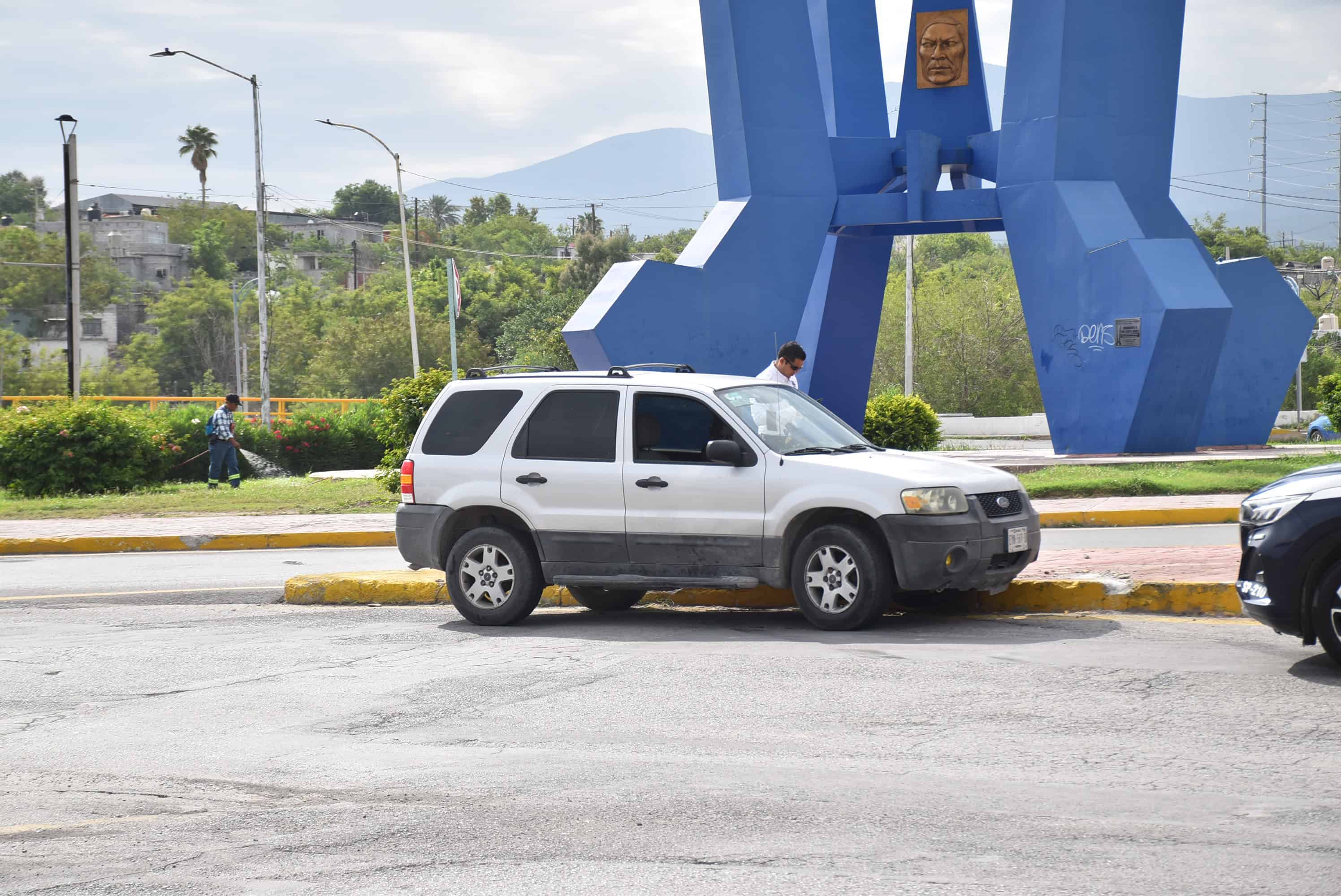 Camioneta Ford Escape sufre accidente en Monclova: no hay heridos