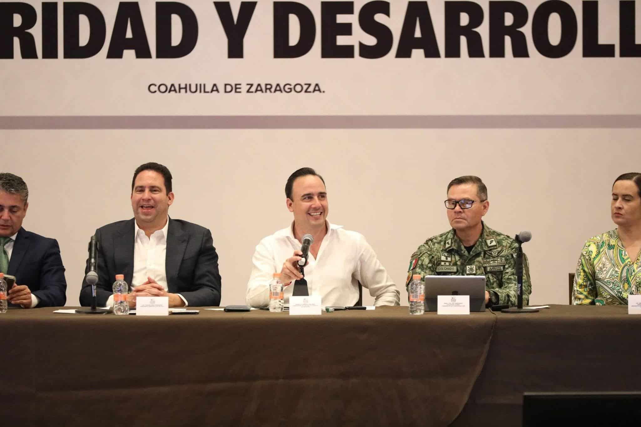 Manolo Jim&eacute;nez Salinas supervisa proyectos en Saltillo y regiones de Coahuila