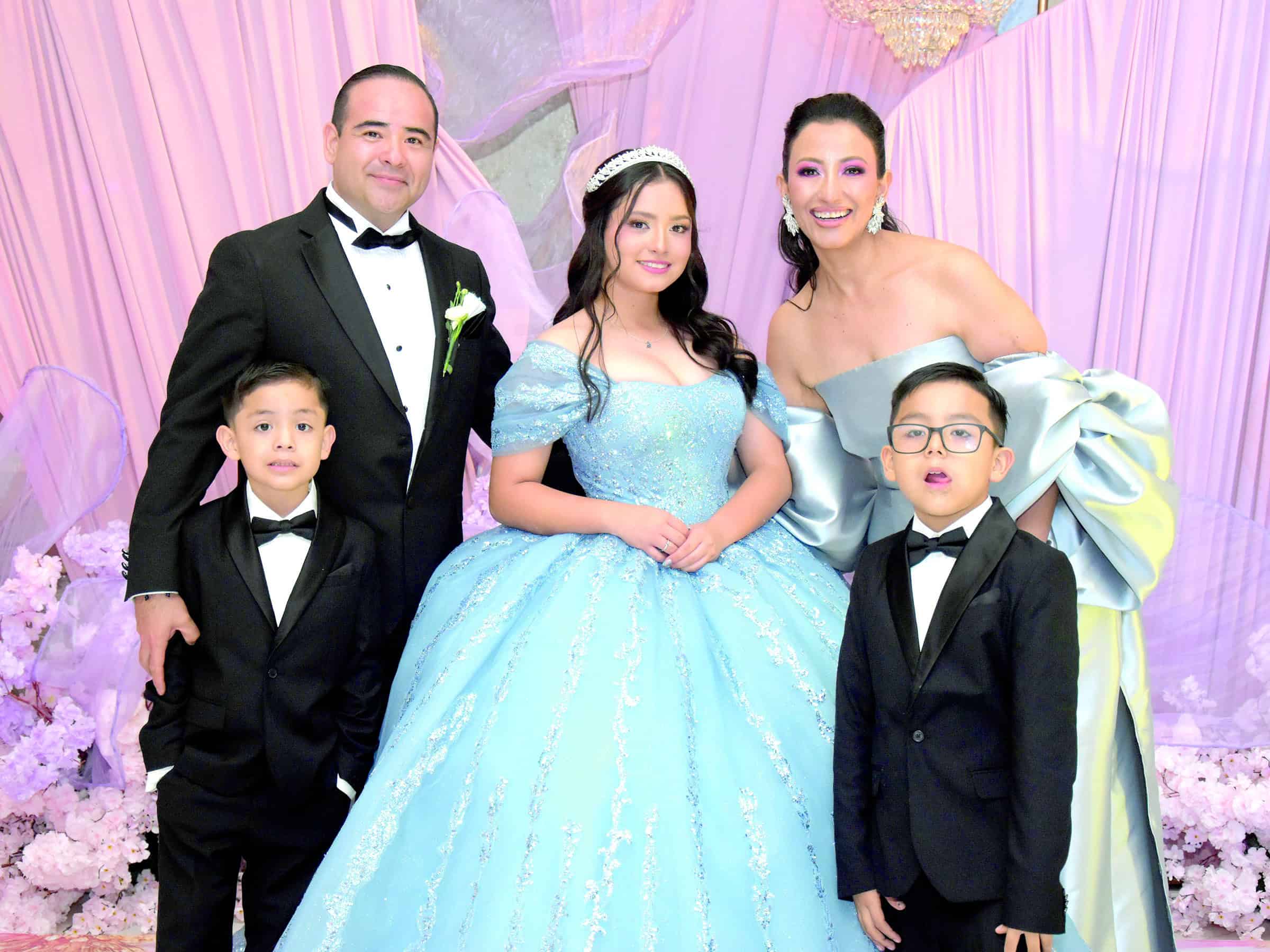 Romina Maltos celebra sus XV a&ntilde;os en un elegante sal&oacute;n