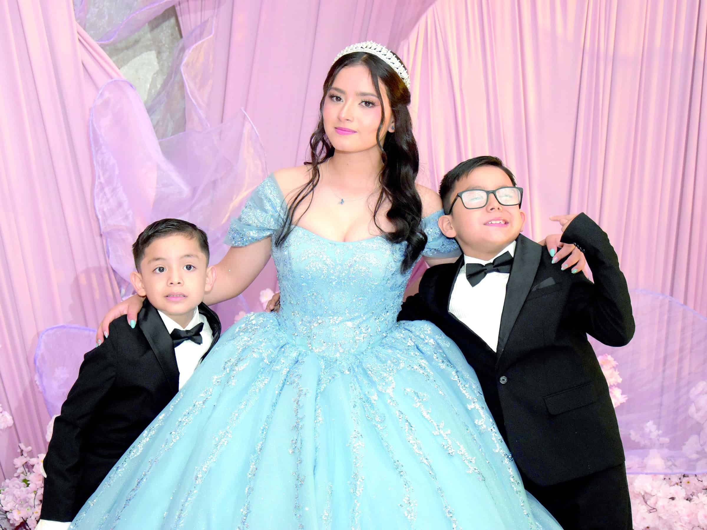 Romina Maltos celebra sus XV a&ntilde;os en un elegante sal&oacute;n