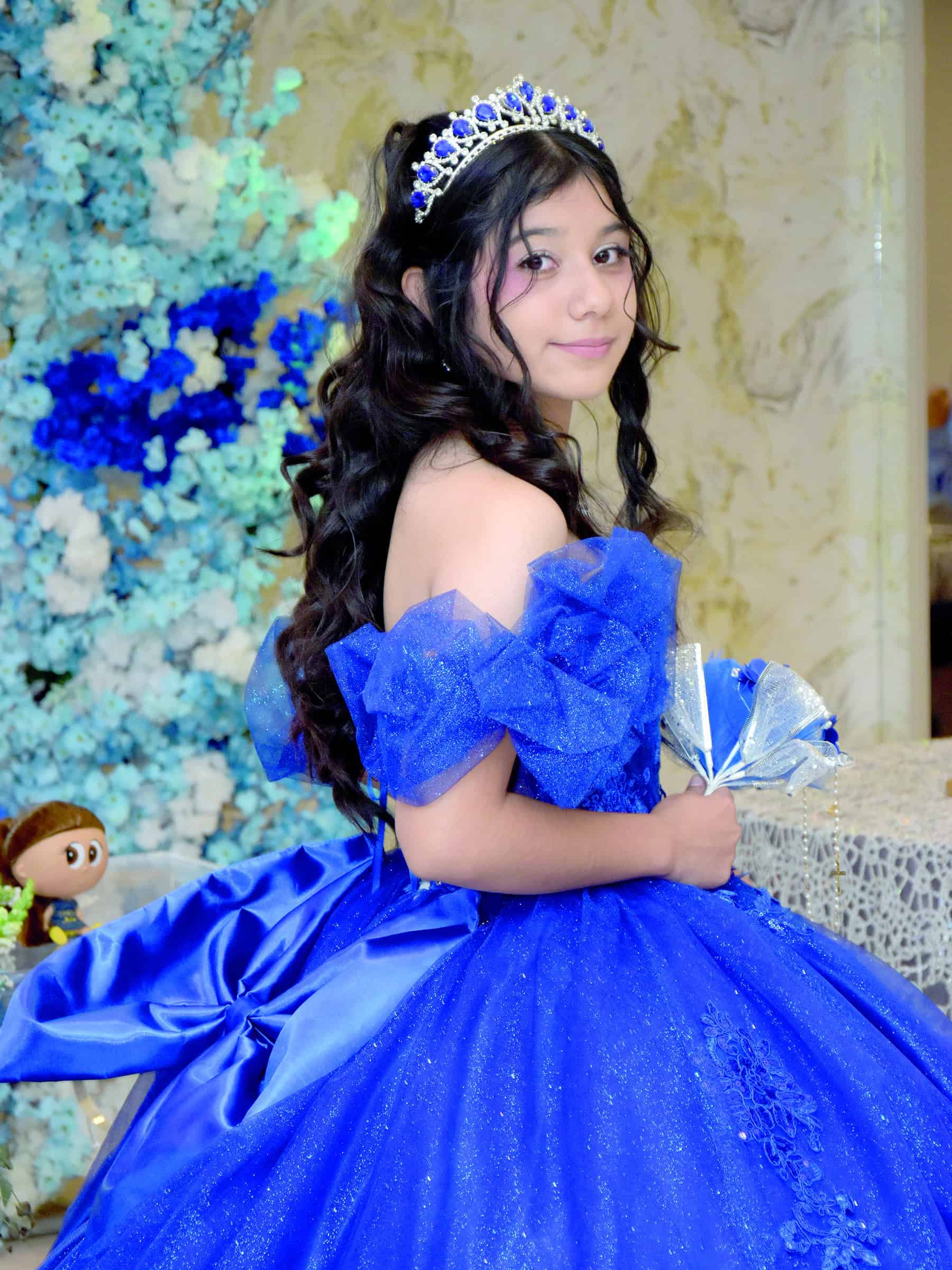 Thaily Garc&iacute;a celebra sus XV a&ntilde;os con misa y fiesta