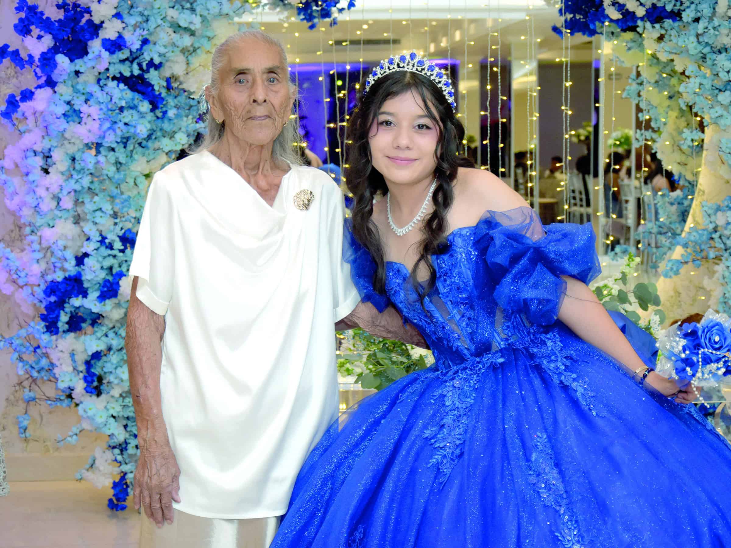 Thaily Garc&iacute;a celebra sus XV a&ntilde;os con misa y fiesta