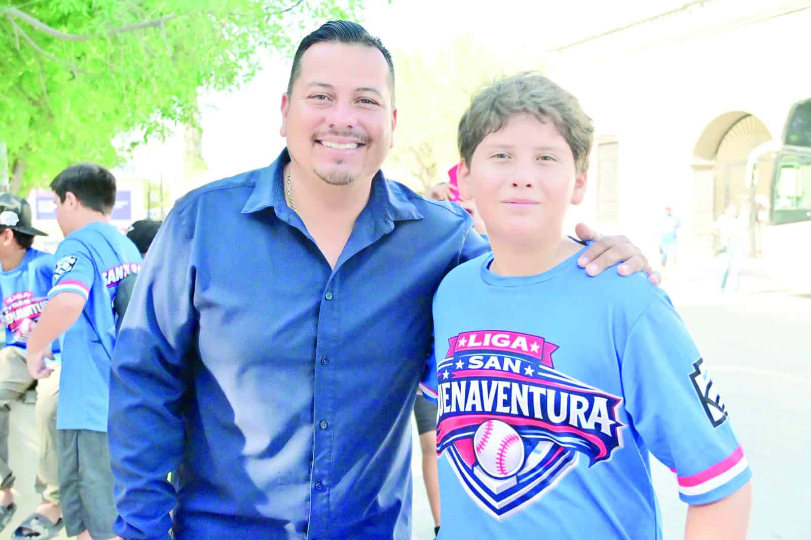 Javier Flores Rodr&iacute;guez acompa&ntilde;a a ni&ntilde;os de Liga San Buenaventura a Saltillo