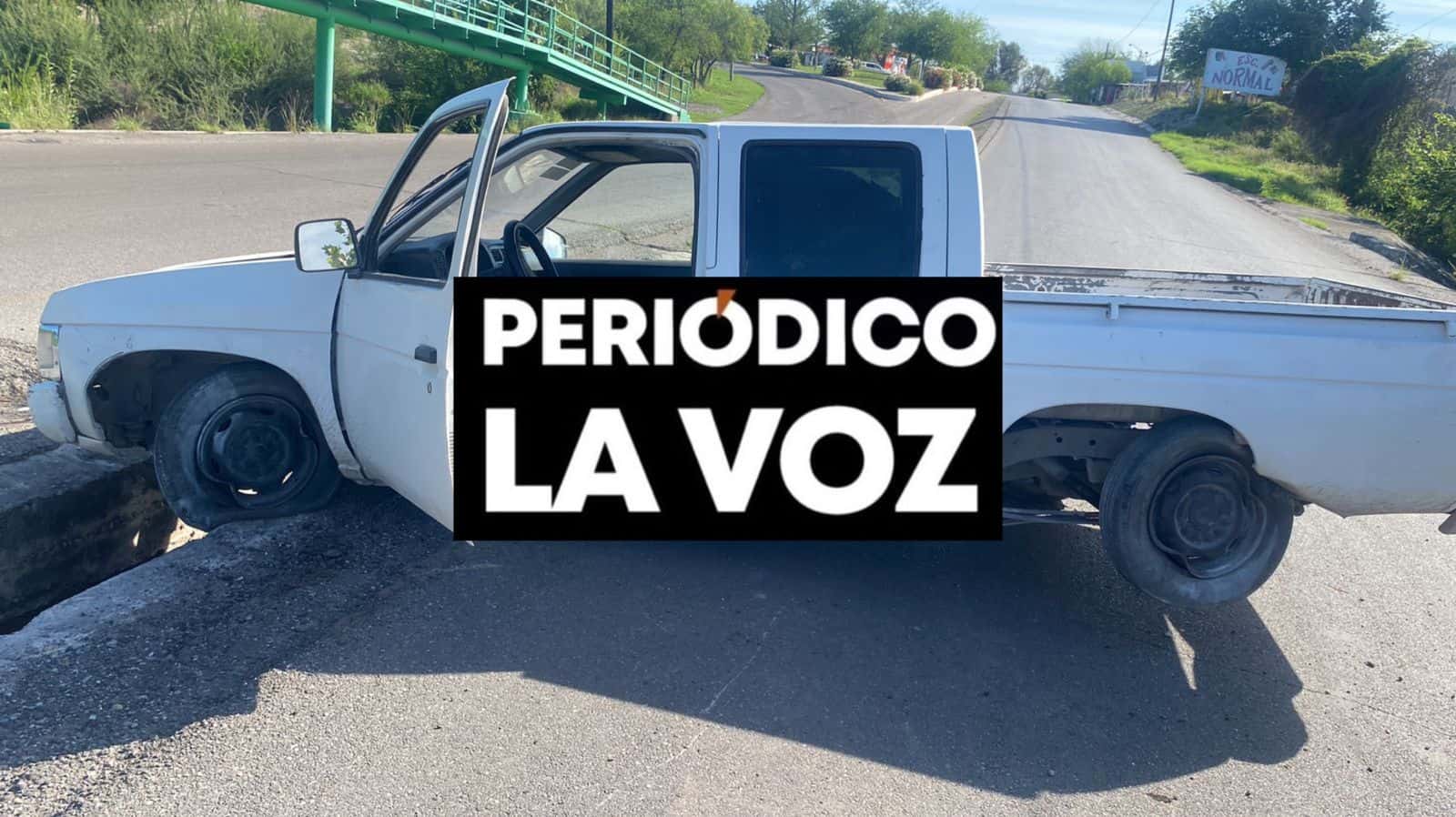 Dormita al volante; se impacta en camell&oacute;n central del puente en Villa de San Juan de Sabinas