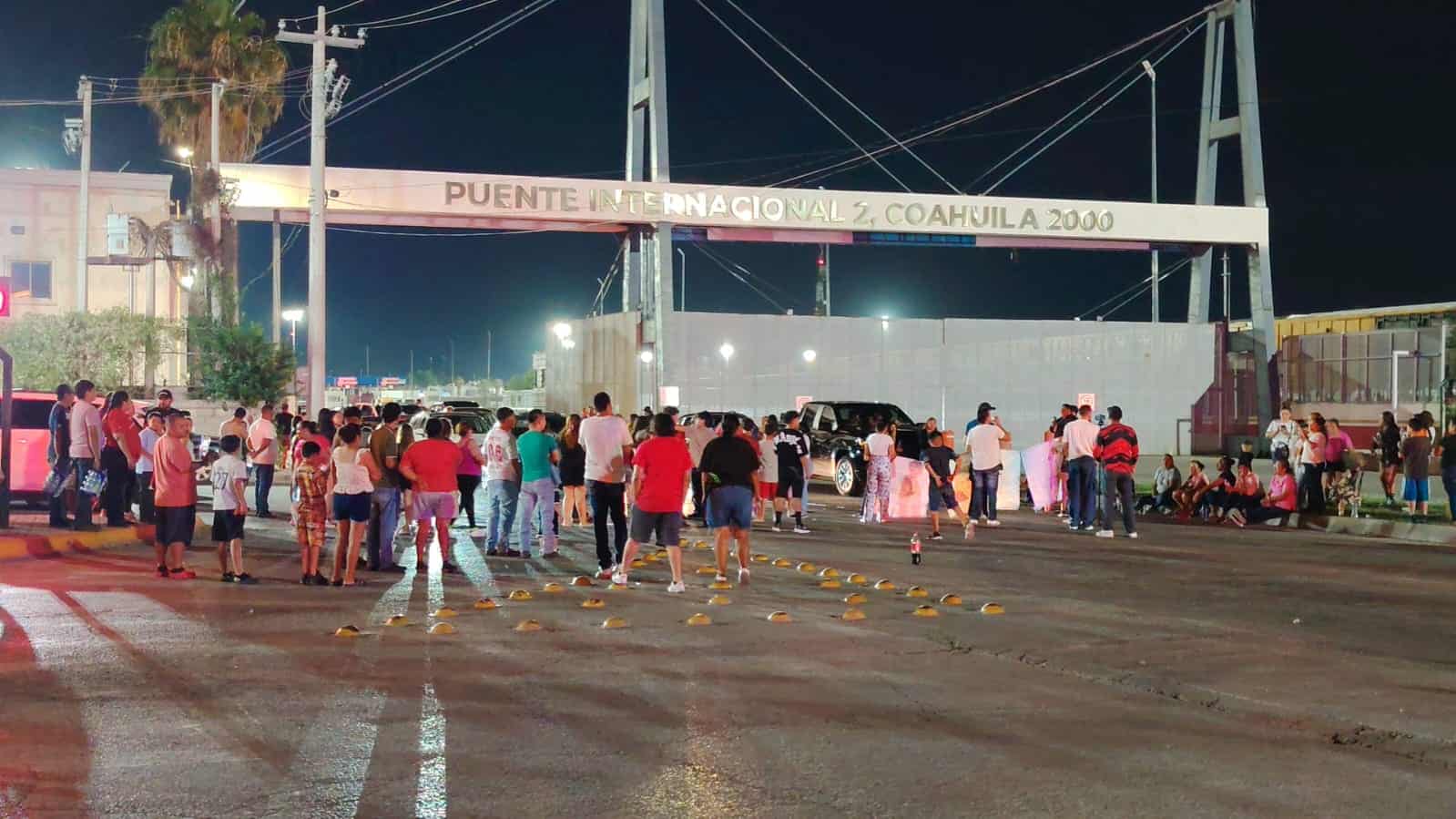 Cierre del Puente Internacional Coahuila 2000 por protesta