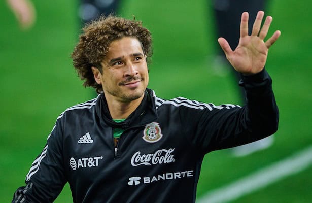 Memo Ochoa jugar&aacute; su sexto Mundial y rompe una marca que ning&uacute;n portero ha conseguido