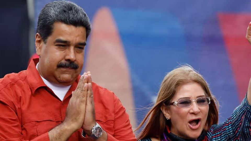Nicol&aacute;s Maduro y Cilia Flores defienden su postura en Venezuela