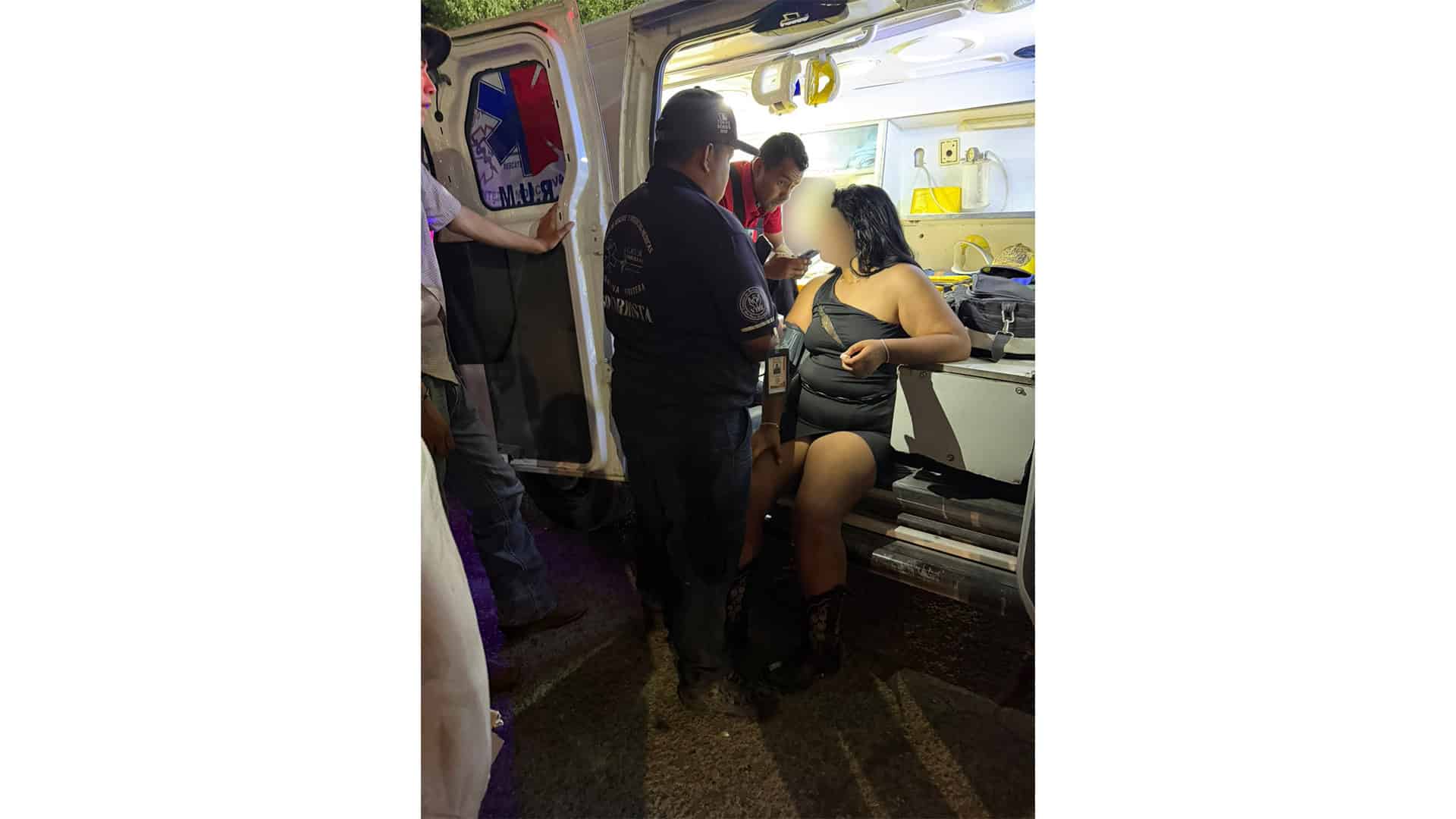 Ri&ntilde;a en baile popular deja a adolescente lesionada en Frontera