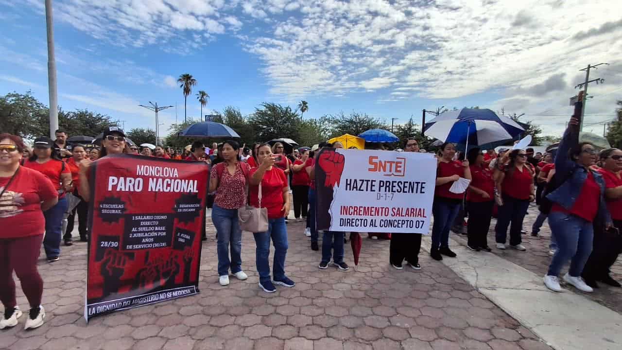 M&aacute;s de 500 docentes participan en el Paro Nacional de Maestros en Monclova