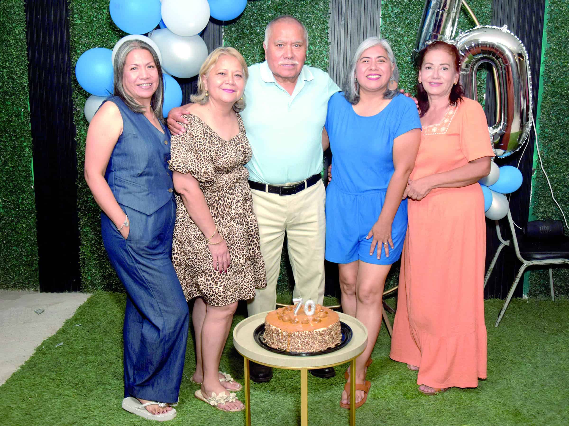 Ezequiel Sanmiguel celebra 70 a&ntilde;os: emotiva reuni&oacute;n familiar