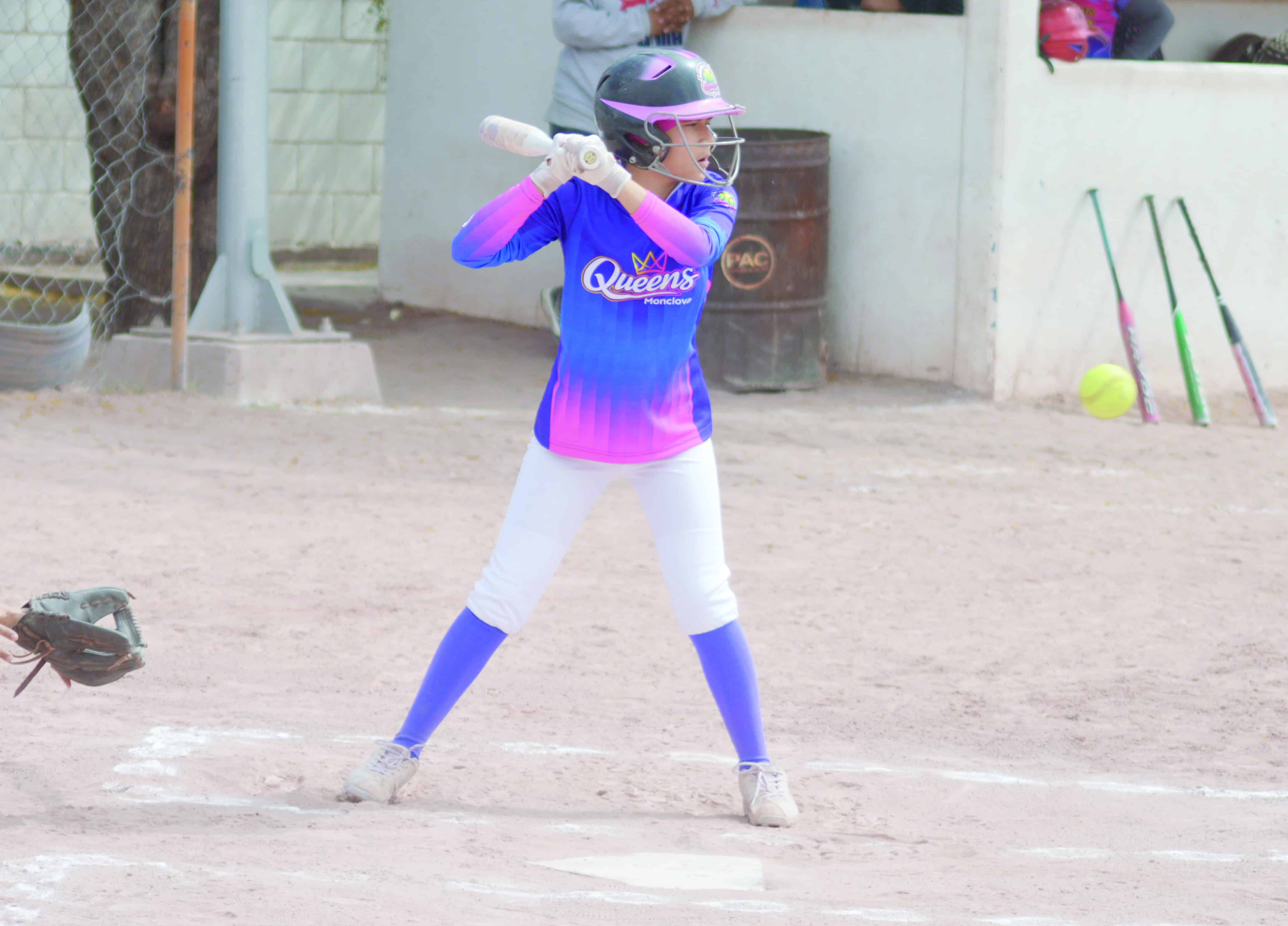 Queens aseguran su pase a la postemporada tras vencer a Cachorras: 13-5