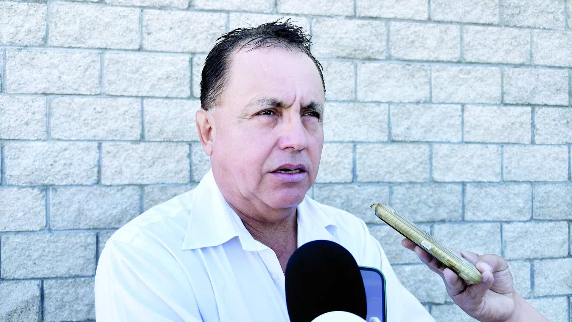 Ismael Leija exige detener extracci&oacute;n de maquinaria en AHMSA