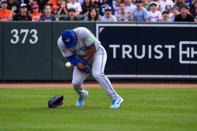 Jes&uacute;s S&aacute;nchez se lesiona por pelota lanzada por aficionado en Baltimore