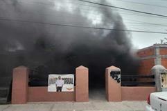 Incendio consume vivienda en la colonia Los Manantiales de Nava