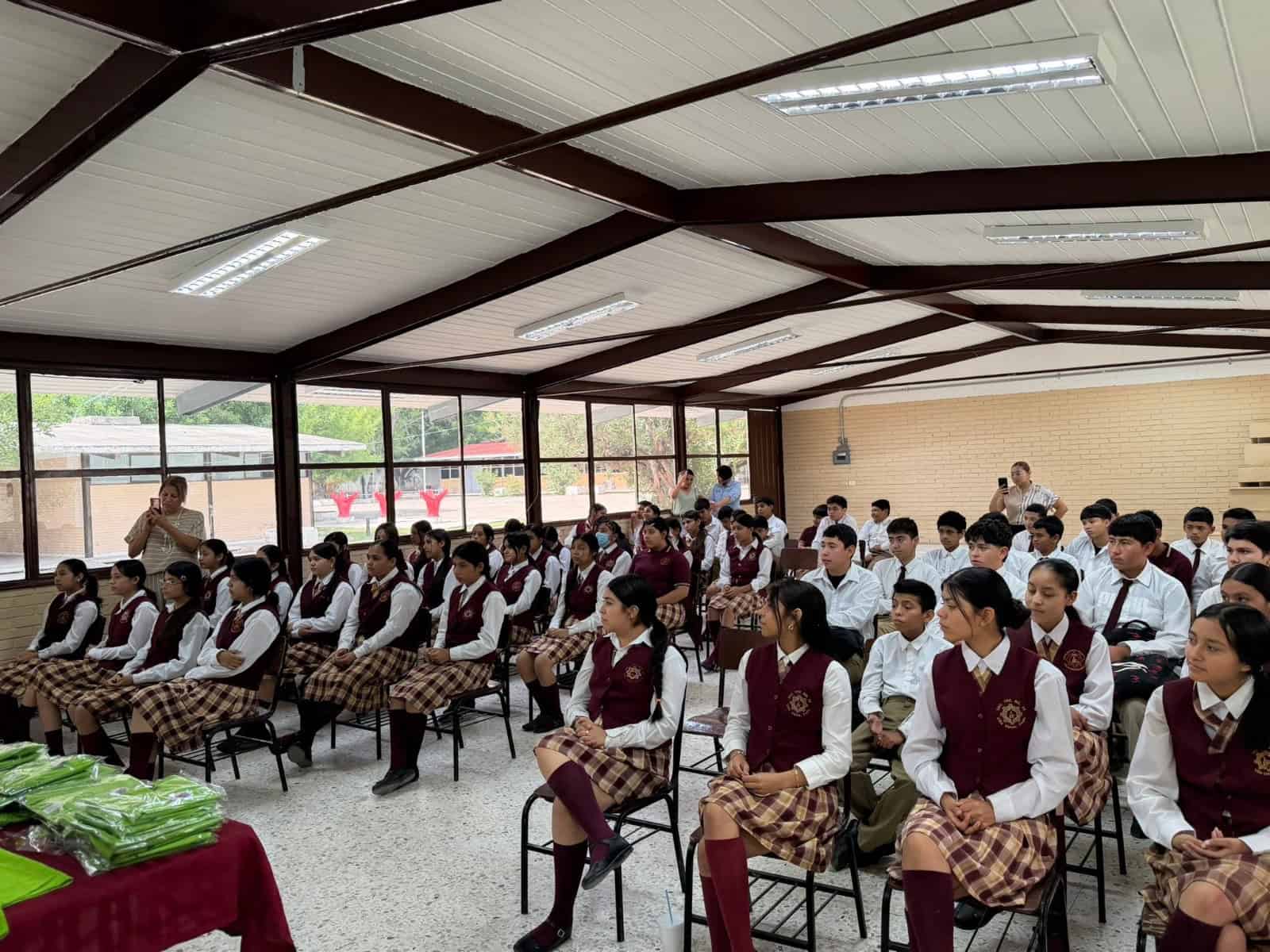 Reconocen a estudiantes destacados de la Secundaria T&eacute;cnica No. 30 de Villa Uni&oacute;n