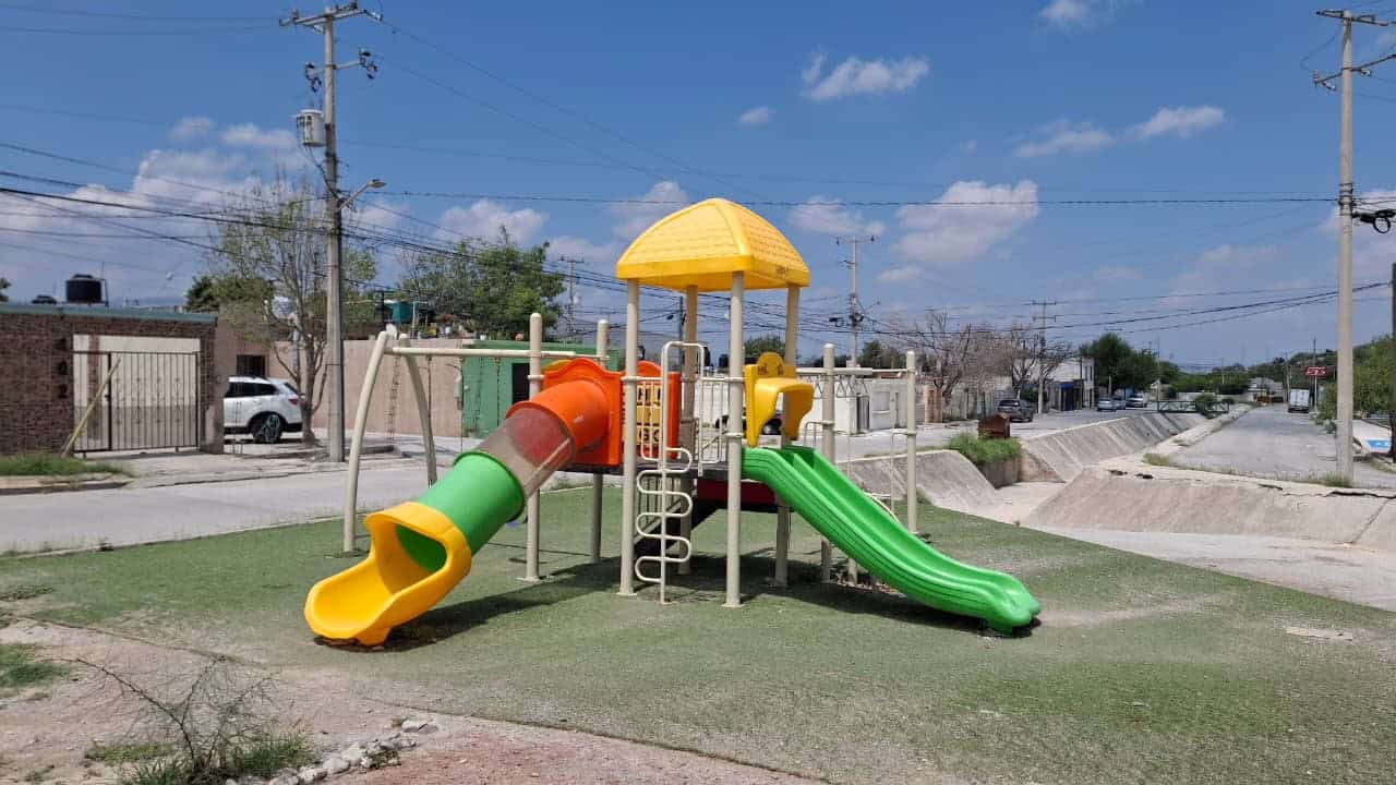 Reginaldo Rodr&iacute;guez supervisa retiro de juegos da&ntilde;ados en Coahuila