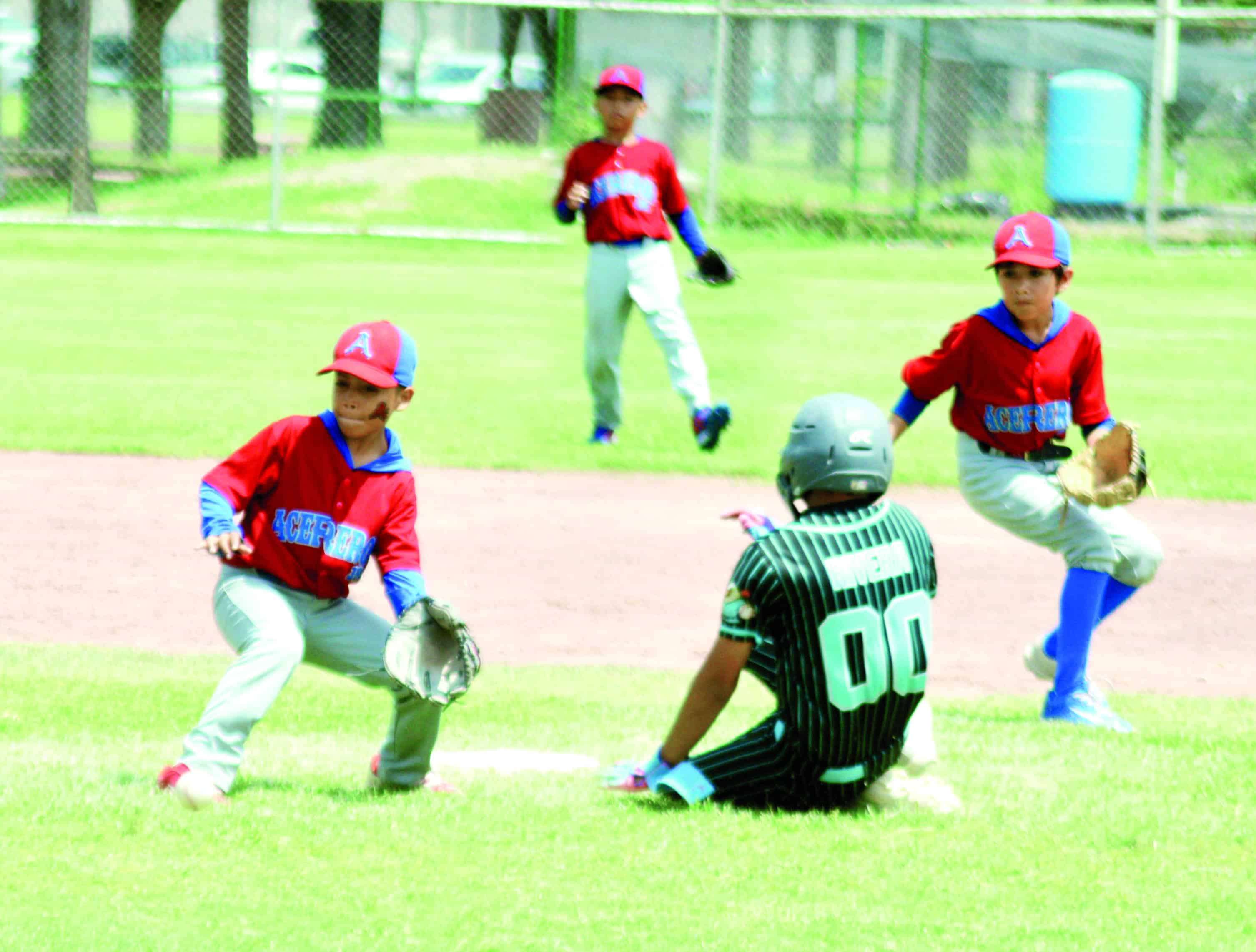 Acereros Jr. y &Aacute;guilas de Nava definen semifinal en el Parque Xochipilli